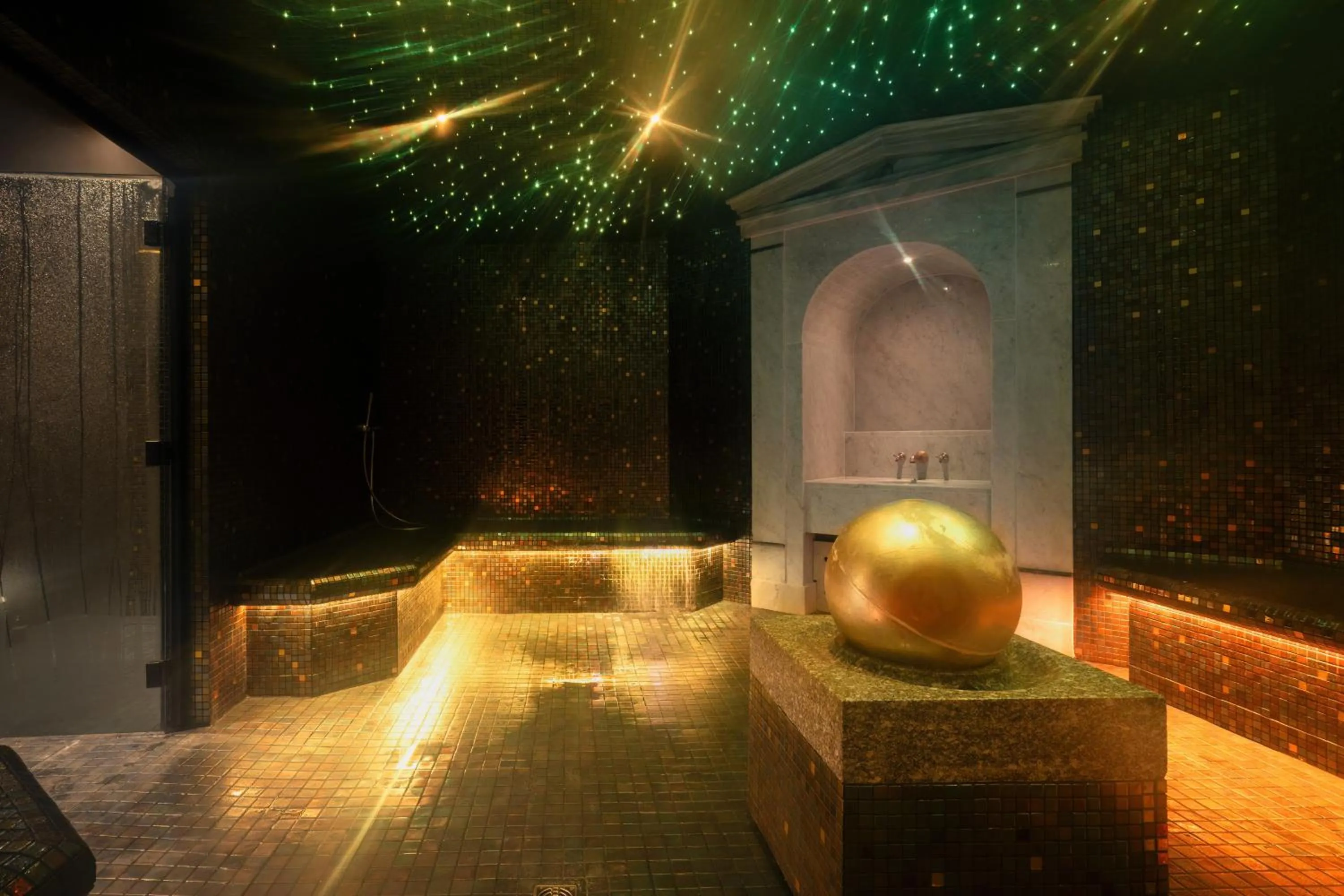 Spa and wellness centre/facilities, Bed in Waldorf Astoria Versailles - Trianon Palace