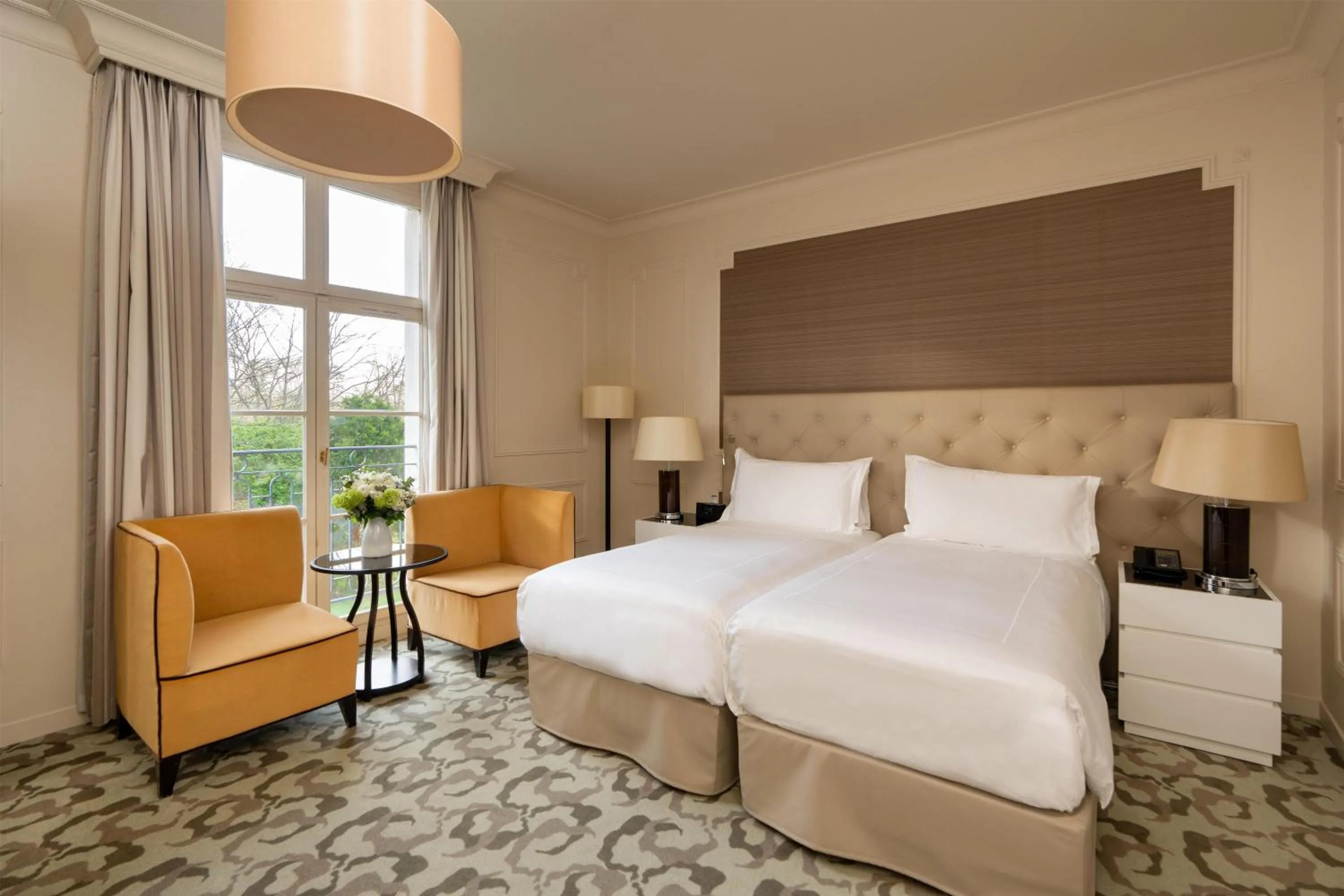 Bed in Waldorf Astoria Versailles - Trianon Palace