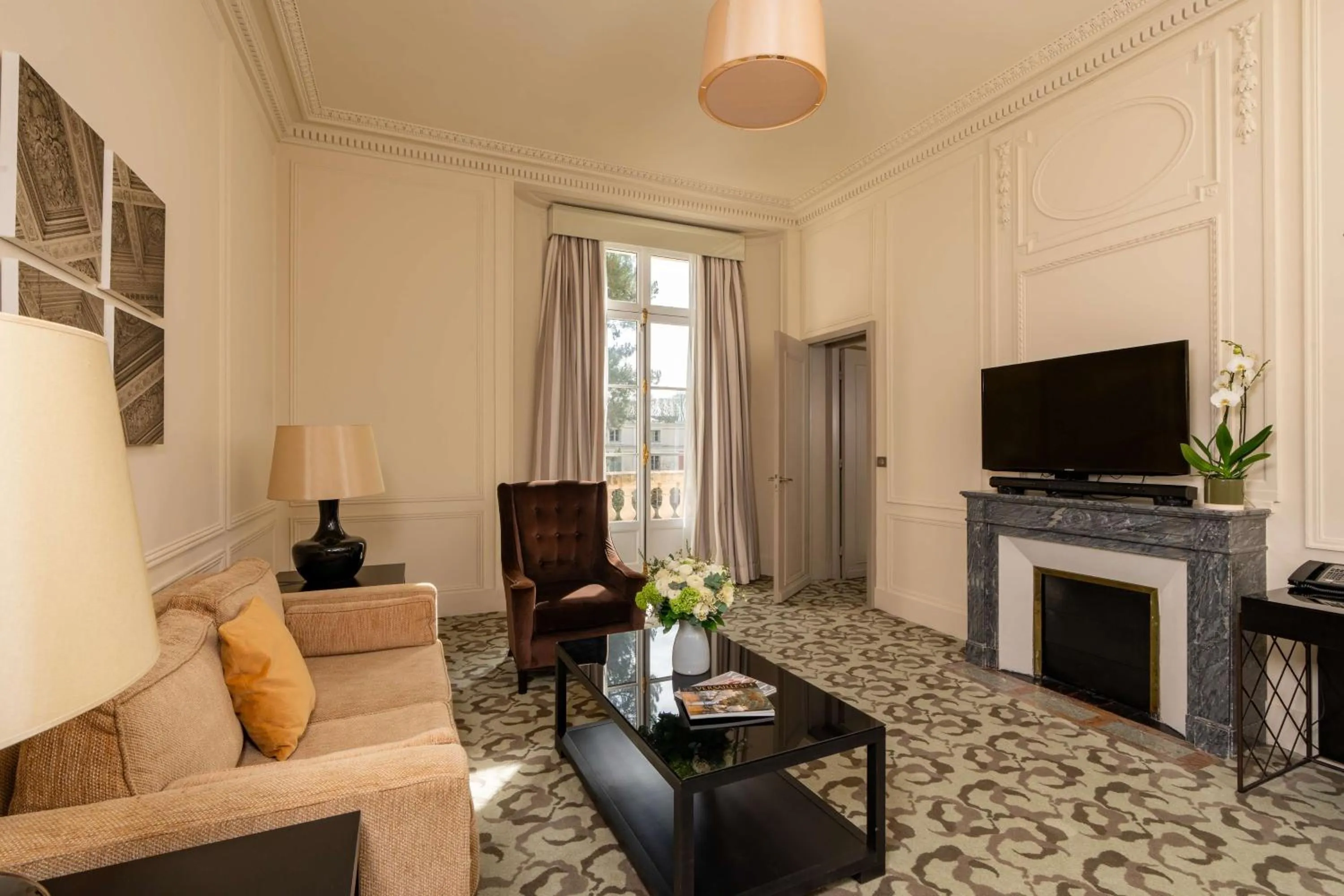 Living room in Waldorf Astoria Versailles - Trianon Palace