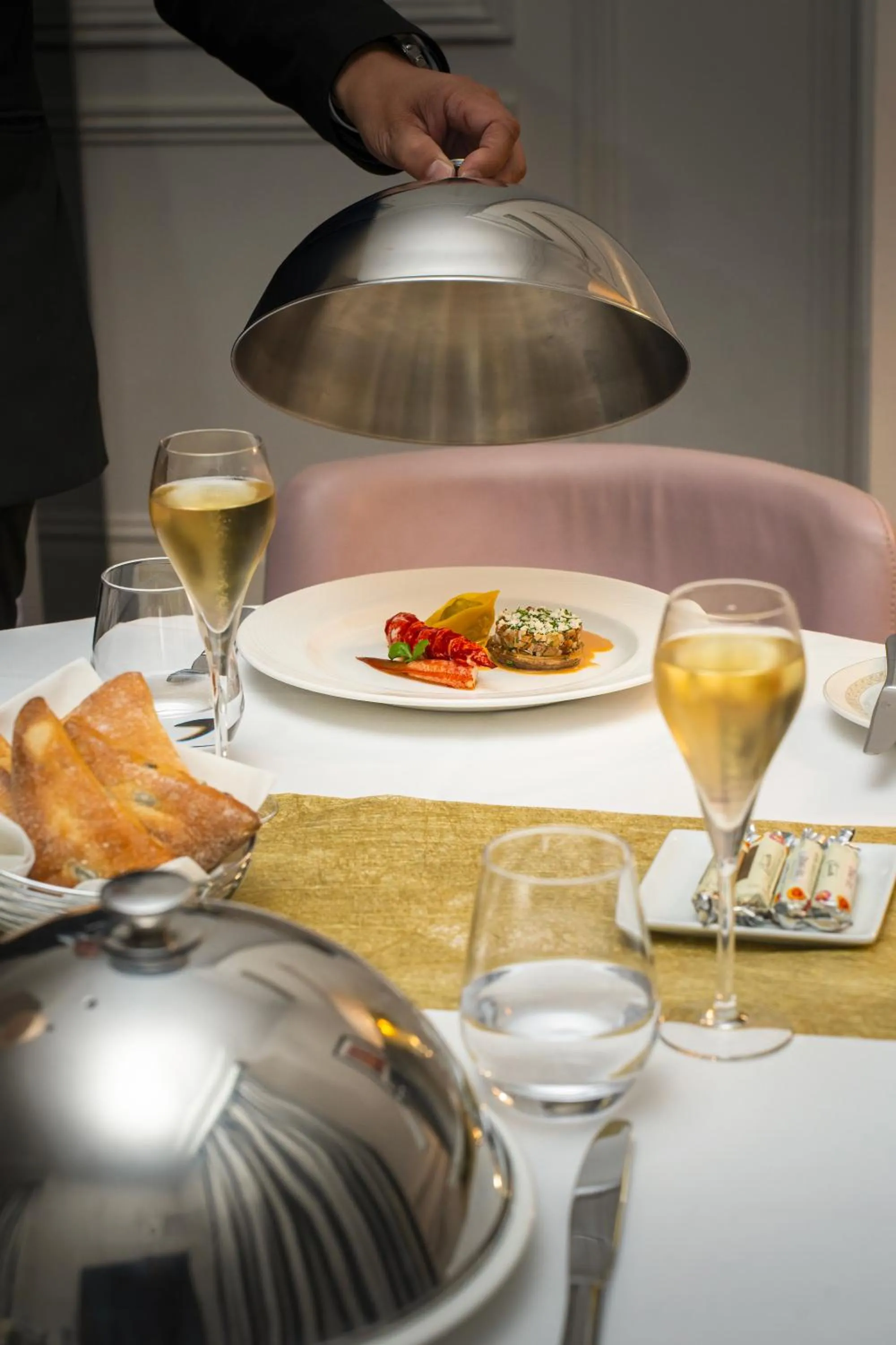 Restaurant/places to eat in Waldorf Astoria Versailles - Trianon Palace