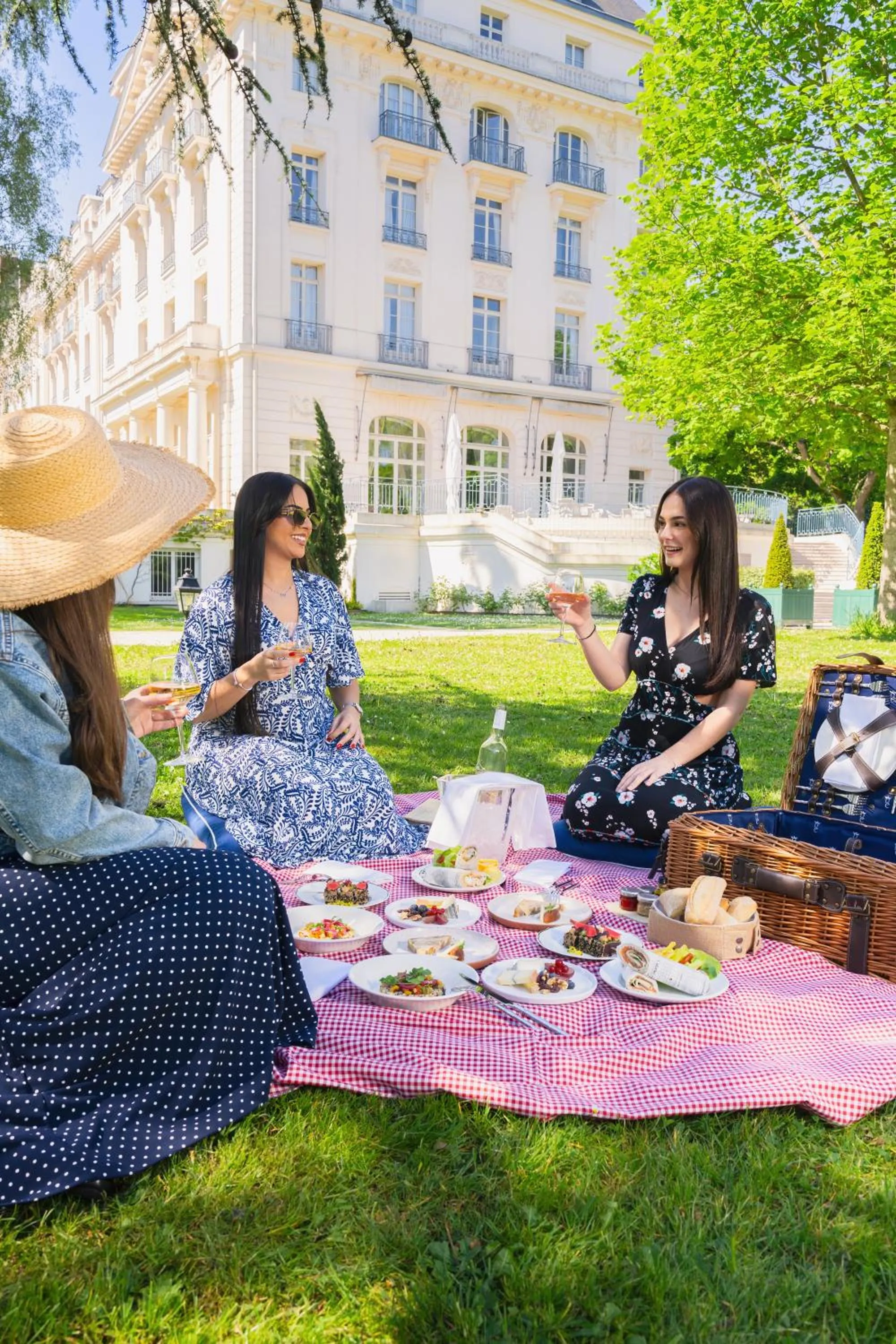 Patio in Waldorf Astoria Versailles - Trianon Palace