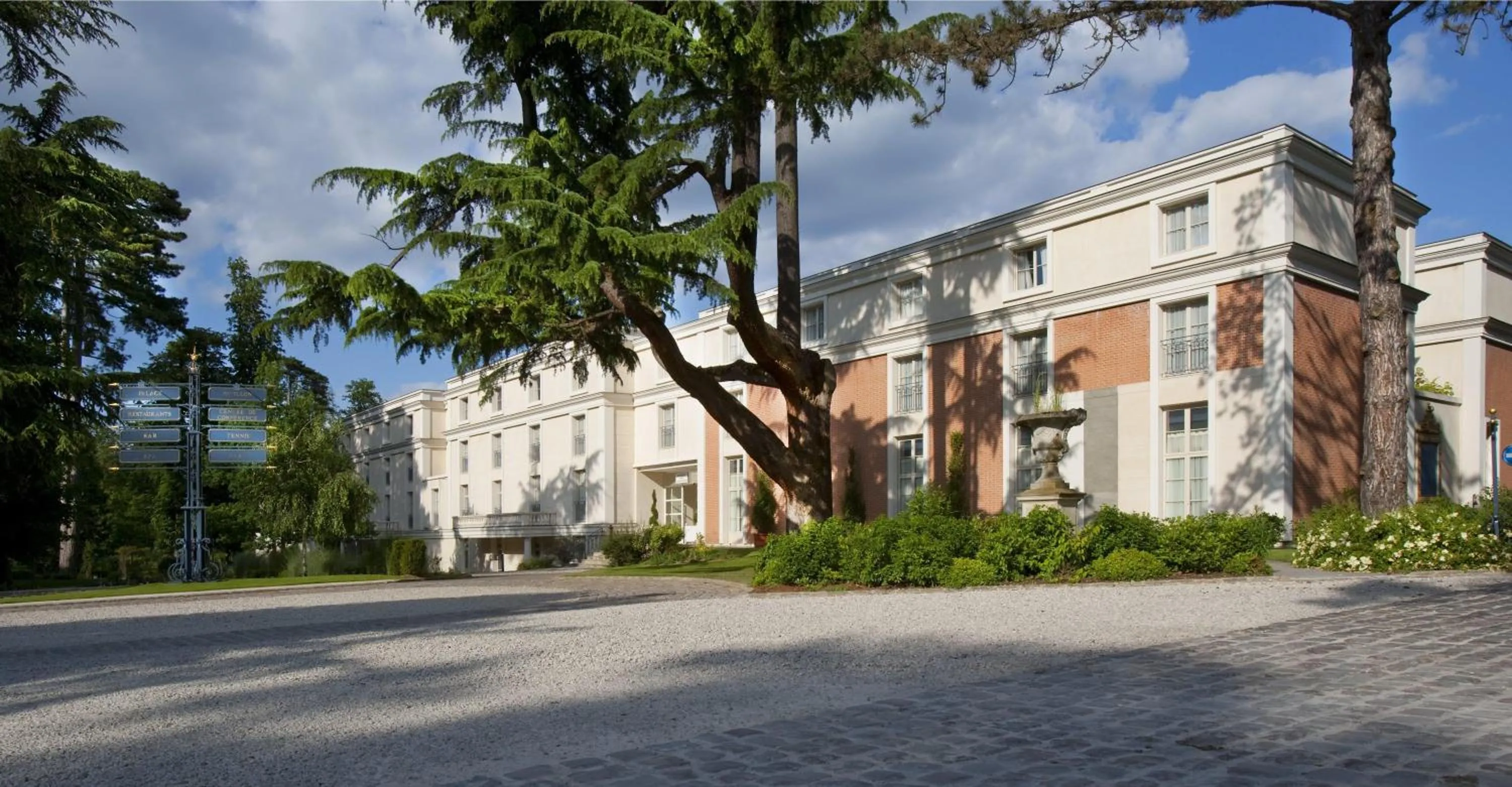 Property building in Waldorf Astoria Versailles - Trianon Palace