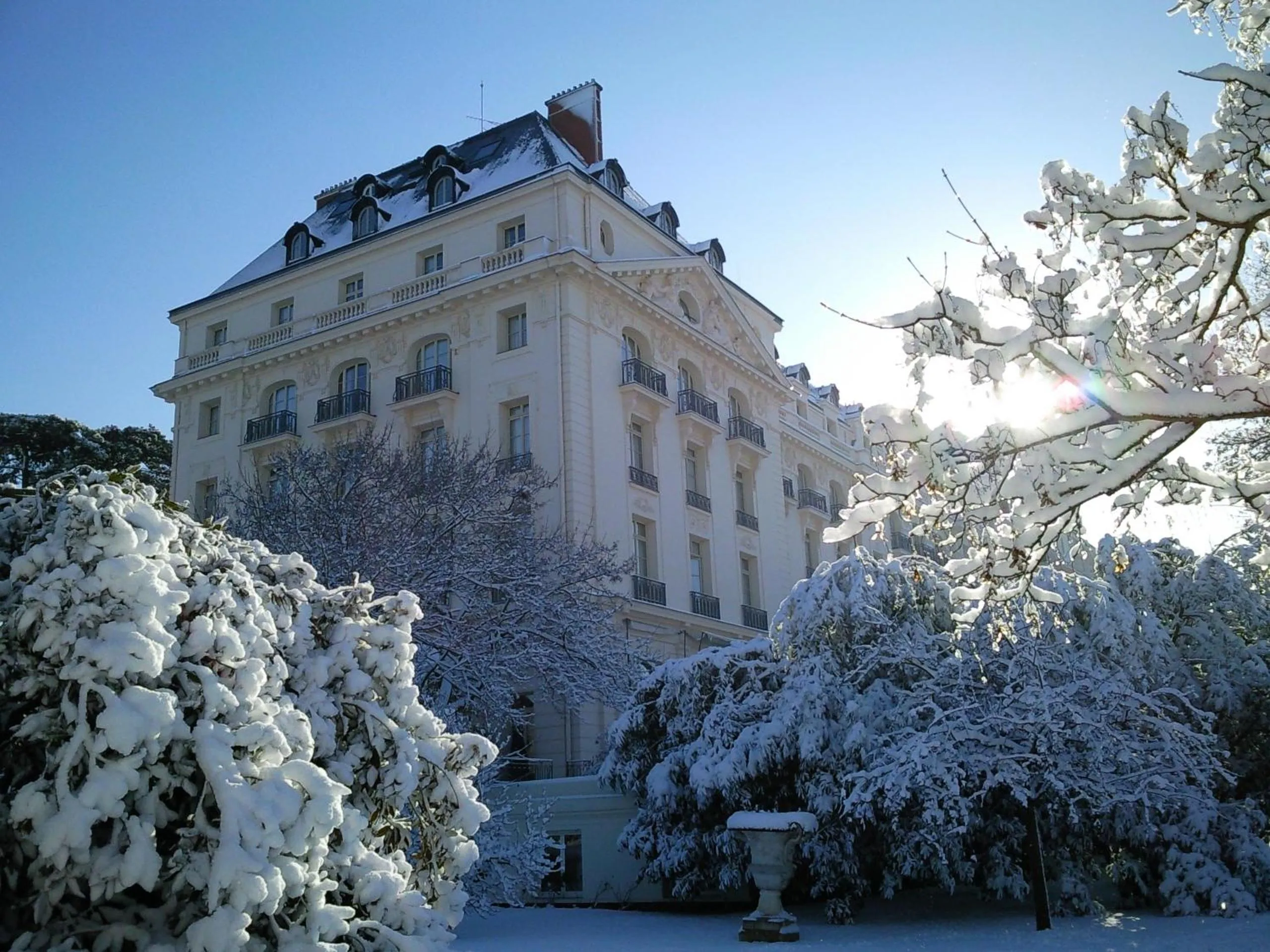 Facade/entrance in Waldorf Astoria Versailles - Trianon Palace
