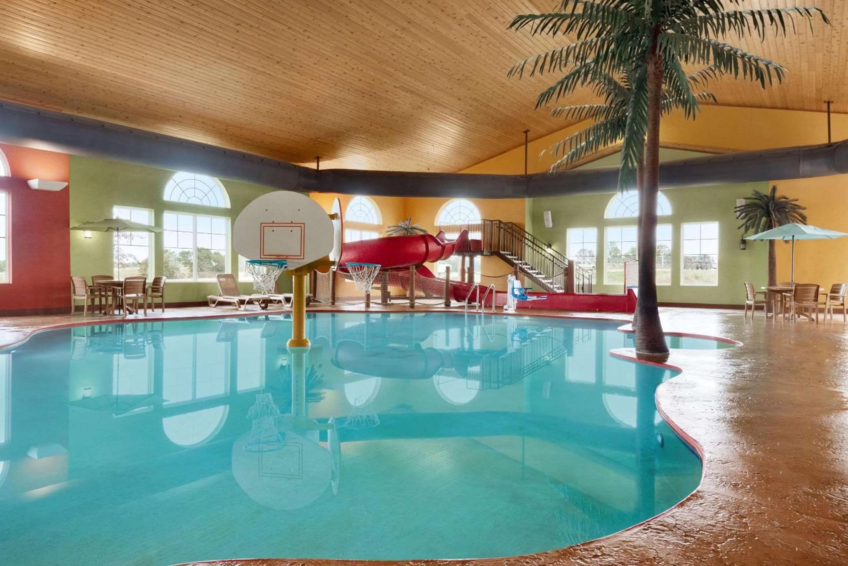 Aqua park in Country Inn & Suites by Radisson, Appleton North, WI
