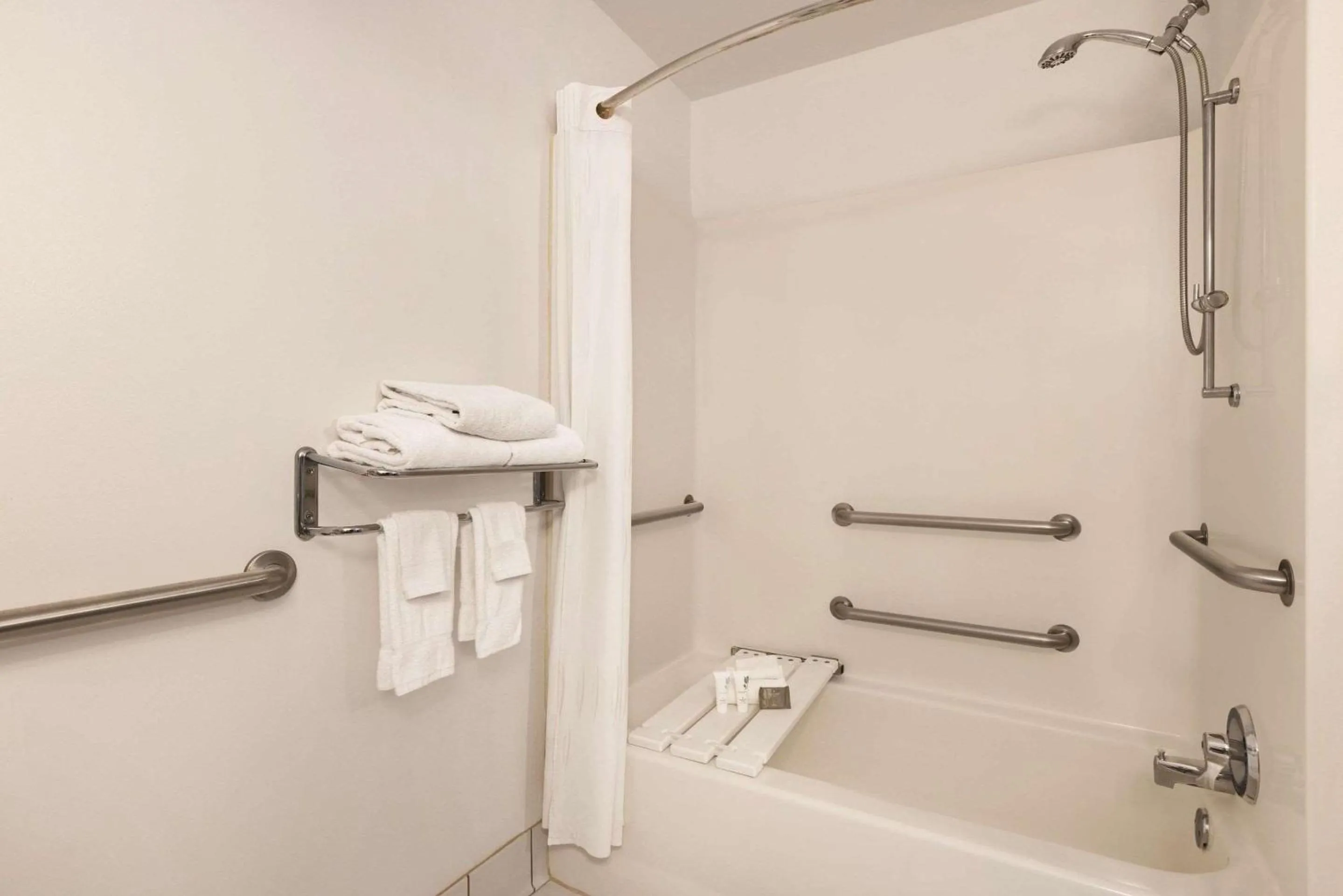 Shower in Country Inn & Suites by Radisson, Conyers, GA