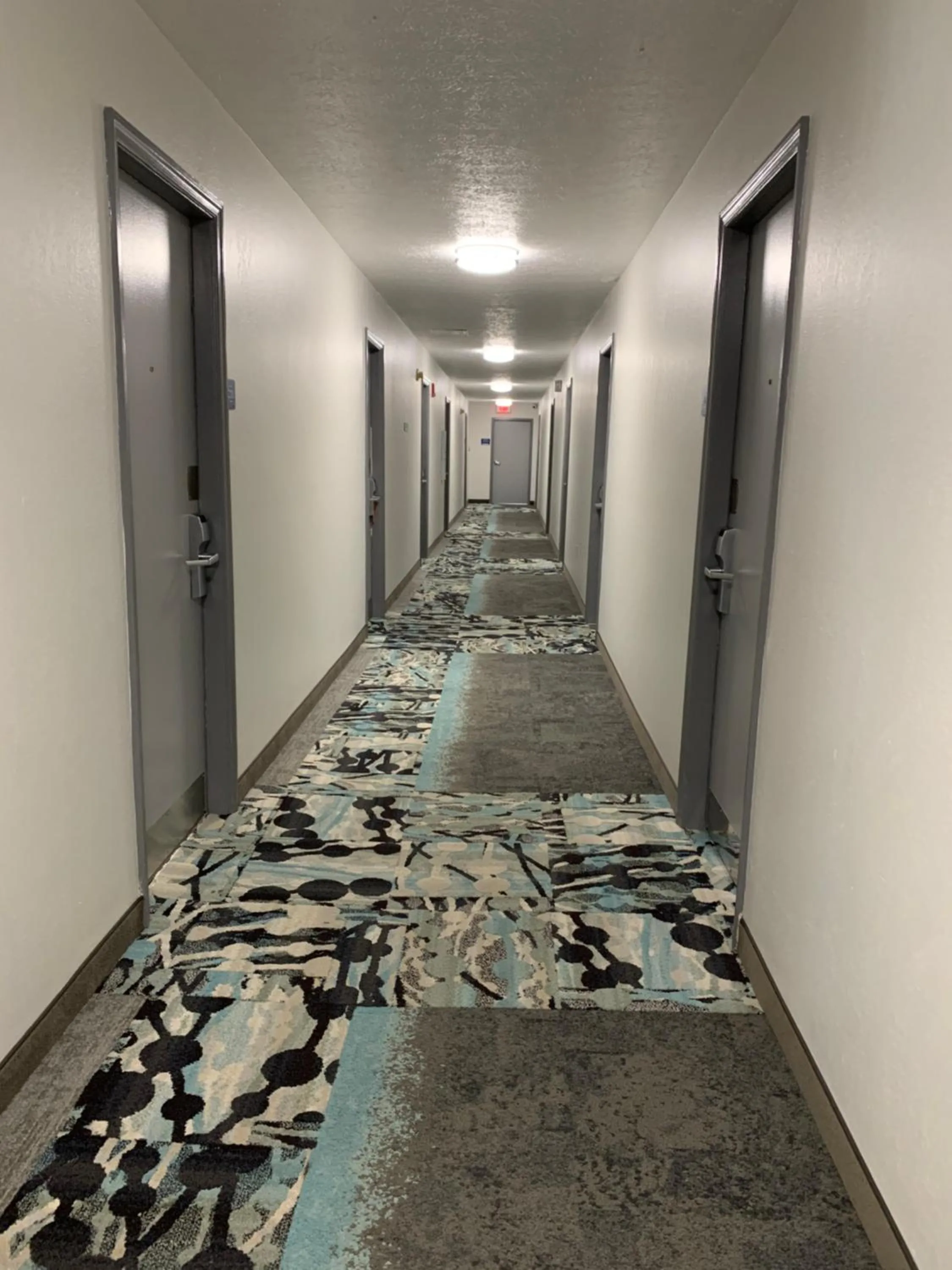 Property building in DuPont Suites - Louisville - St. Matthews