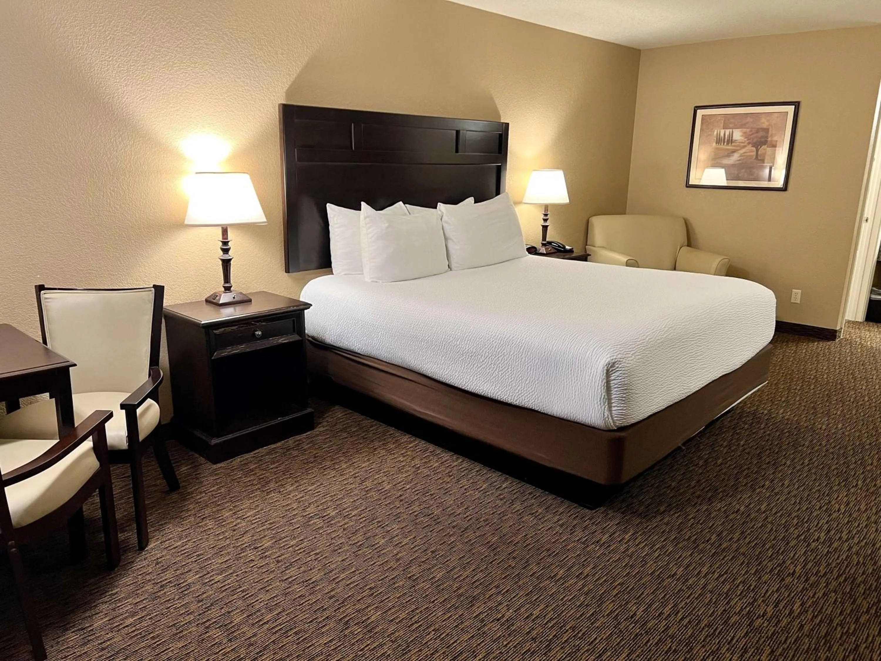 Bedroom, Bed in Best Western Country Inn