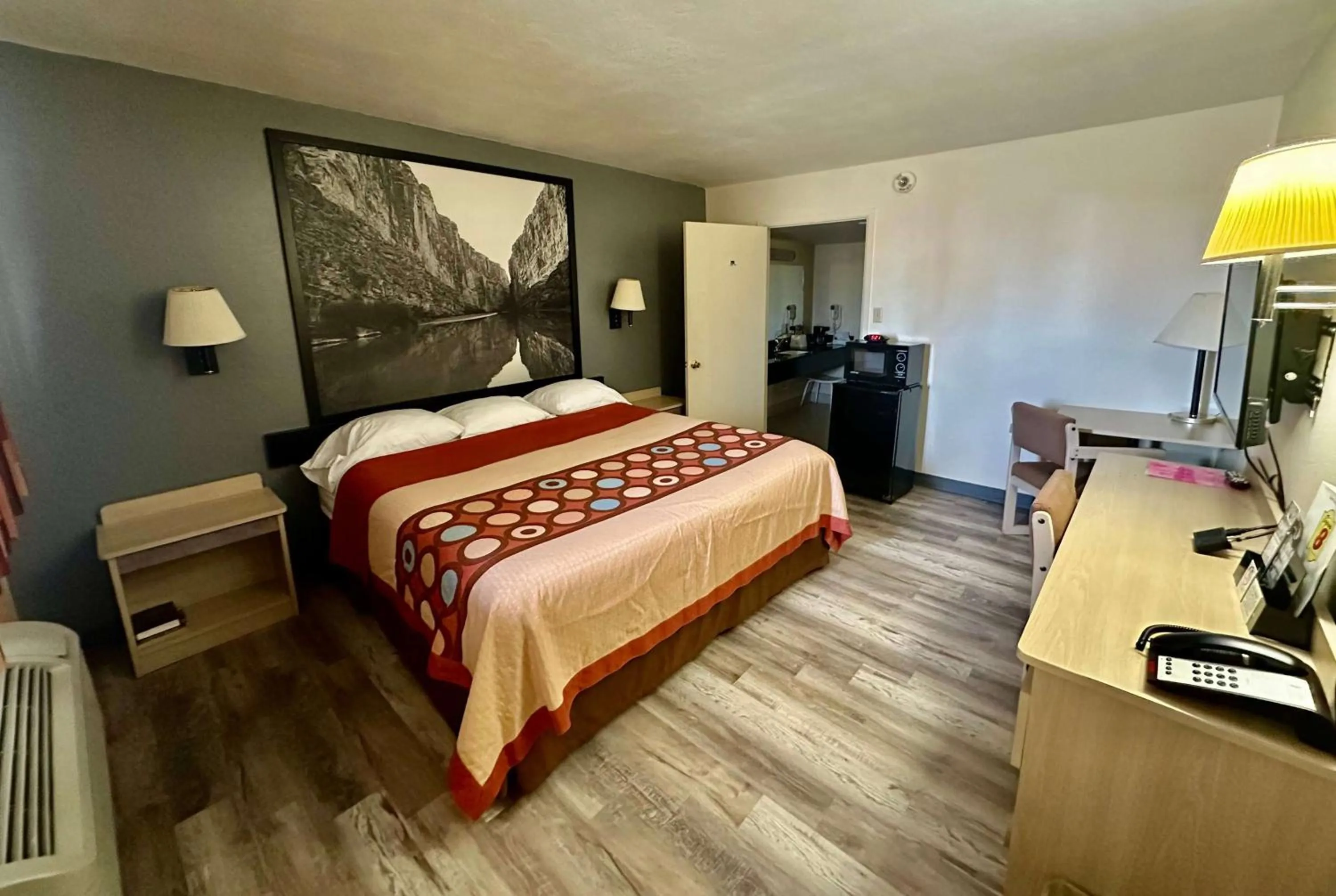 Photo of the whole room, Bed in Super 8 by Wyndham Athens TX