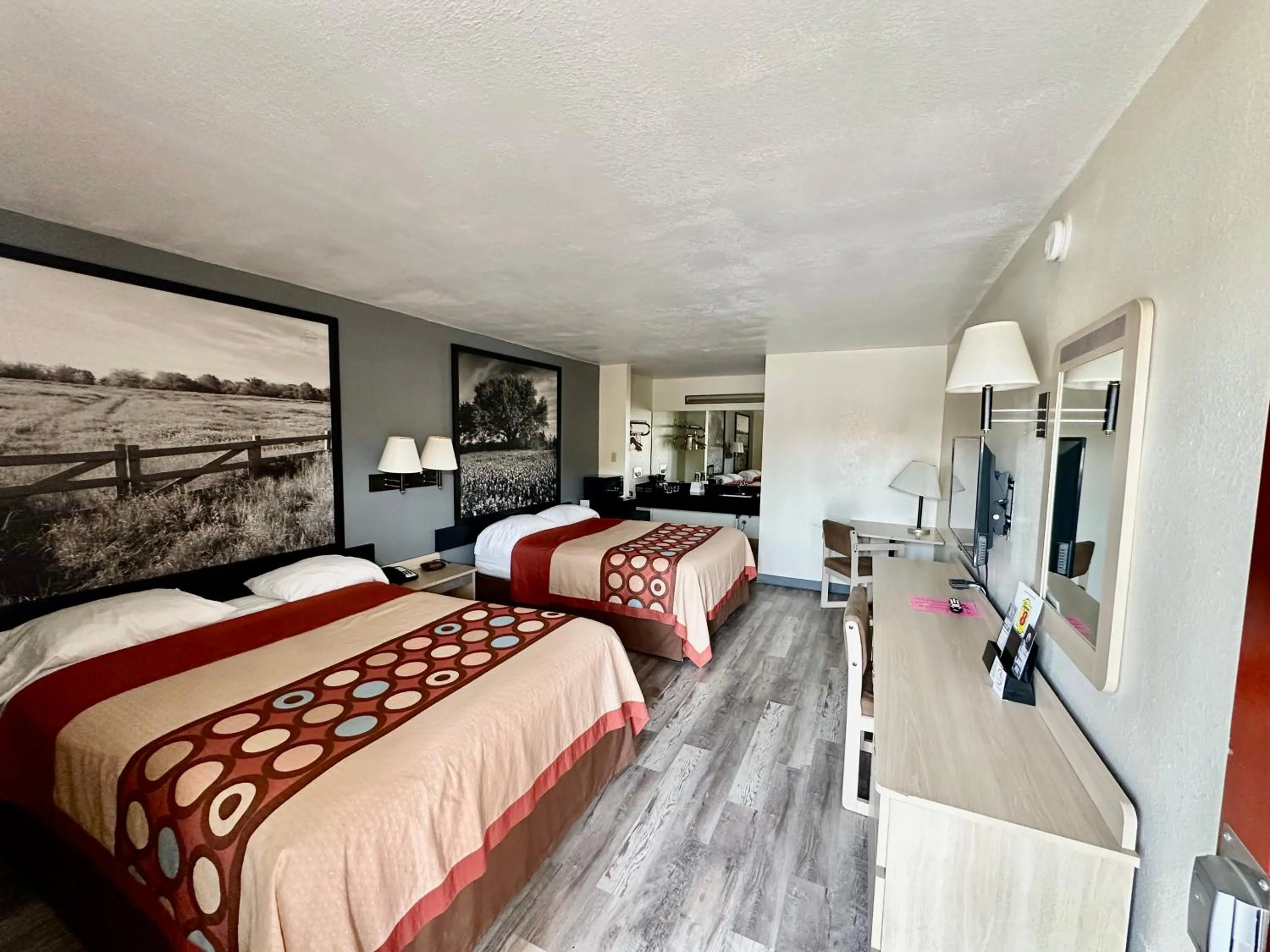 Bedroom, Bed in Super 8 by Wyndham Athens TX