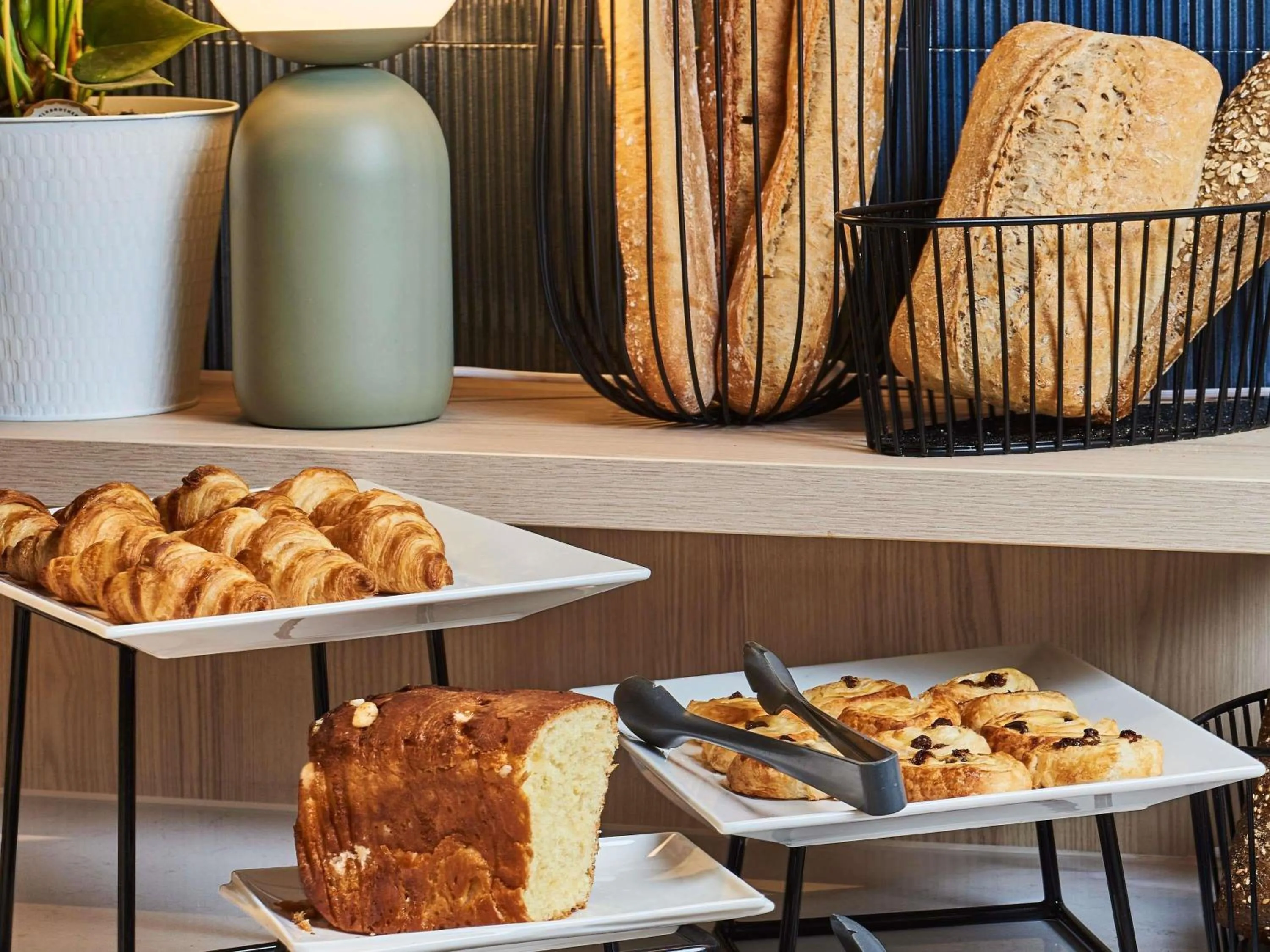 Breakfast in Mercure Paris Nanterre