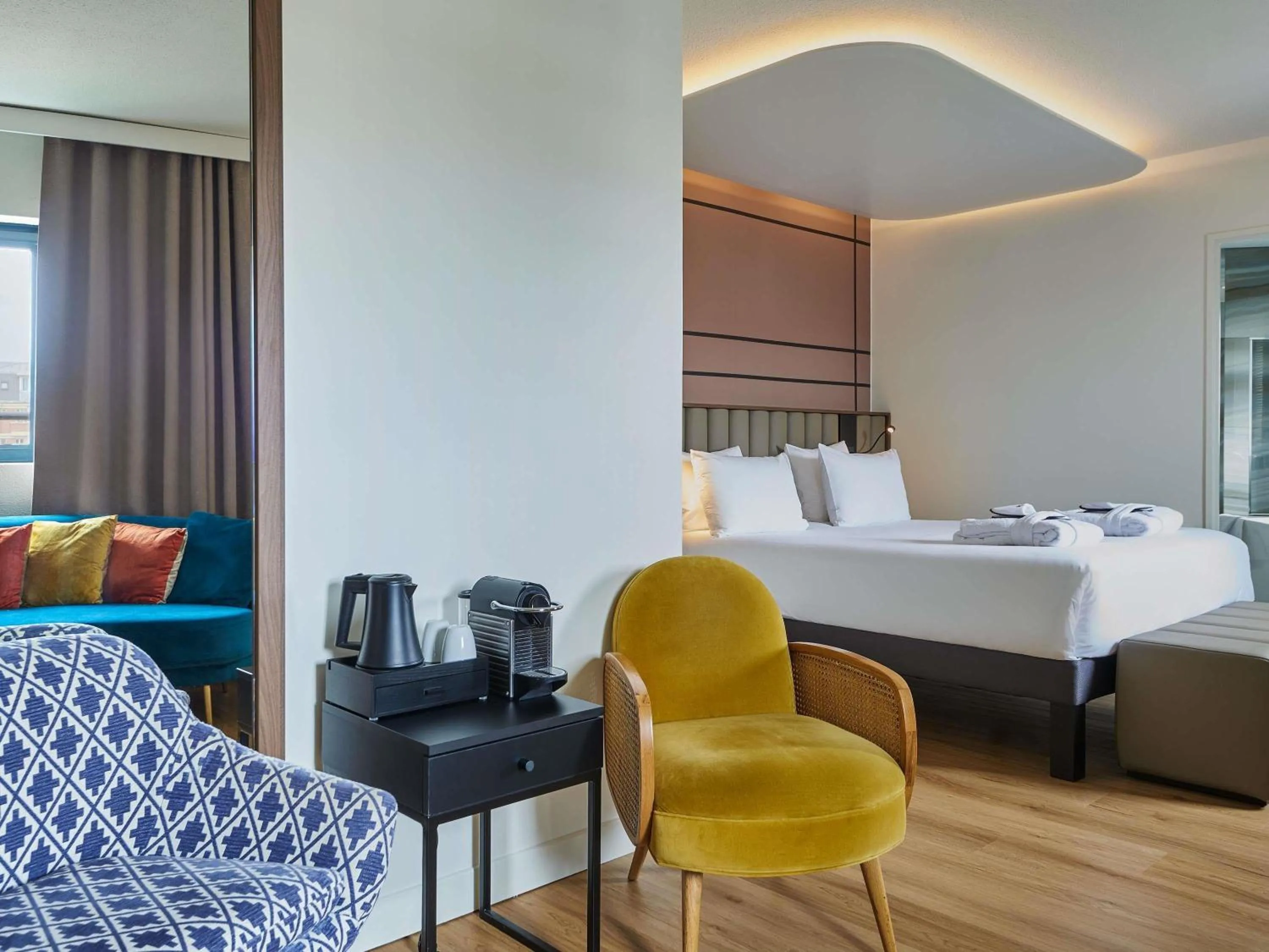 Bedroom, Bed in Mercure Paris Nanterre