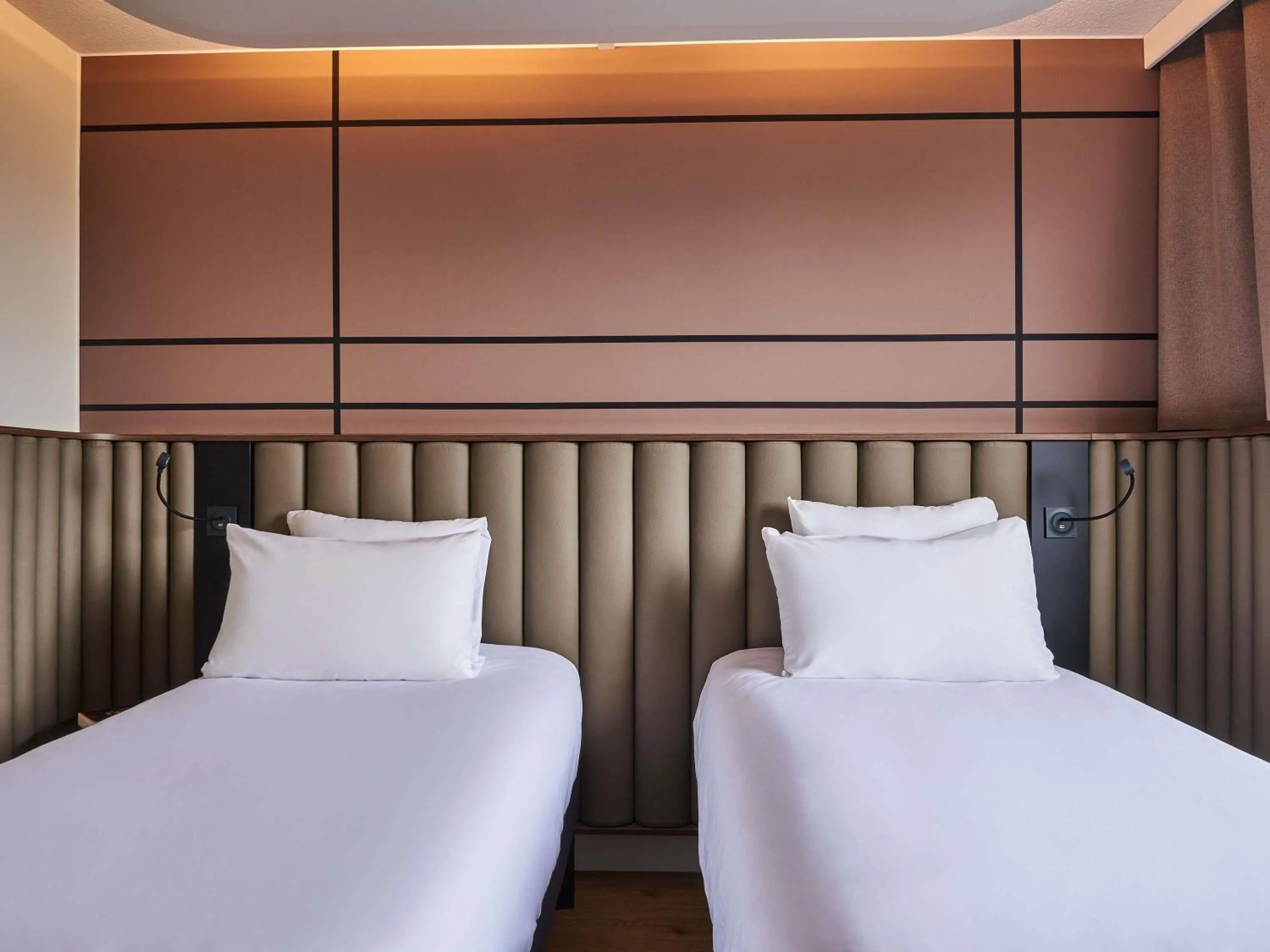 Bedroom, Bed in Mercure Paris Nanterre