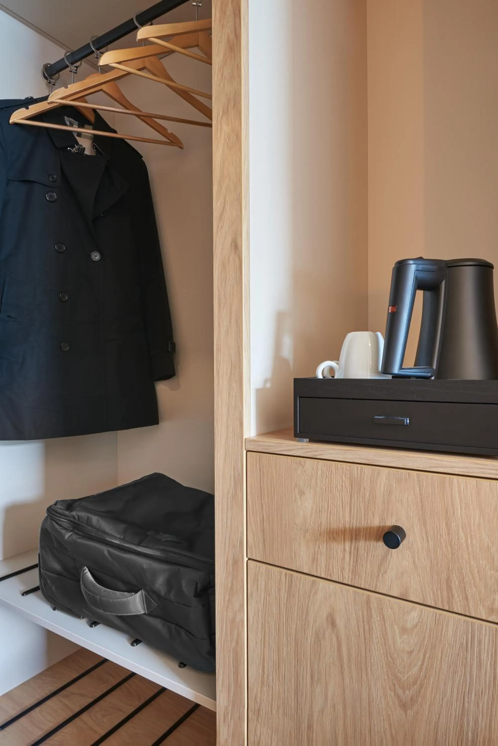 wardrobe, TV/Entertainment Center in Qualys - Hotel Nanterre - Paris la DÃ©fense