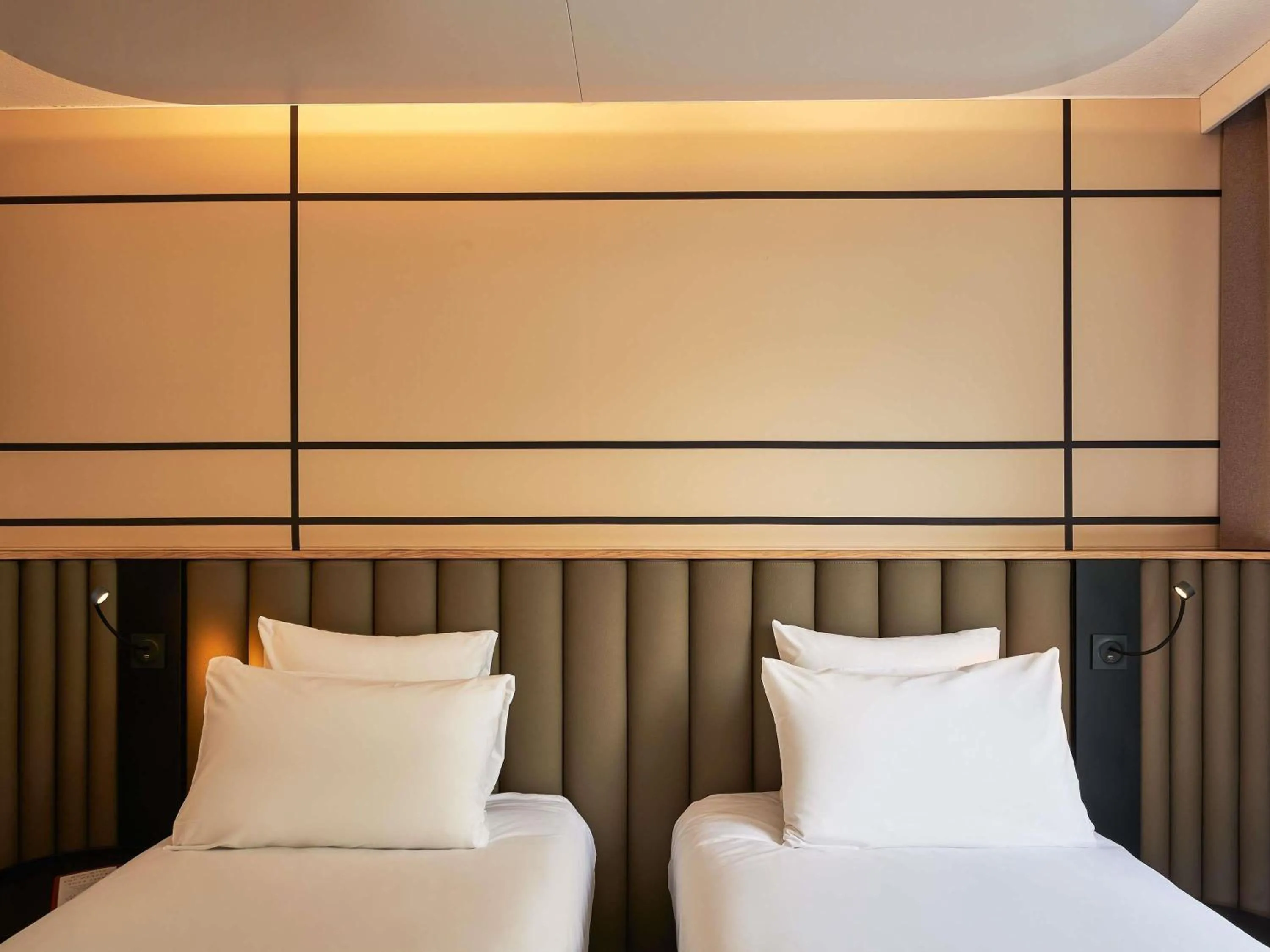 Bedroom, Bed in Mercure Paris Nanterre