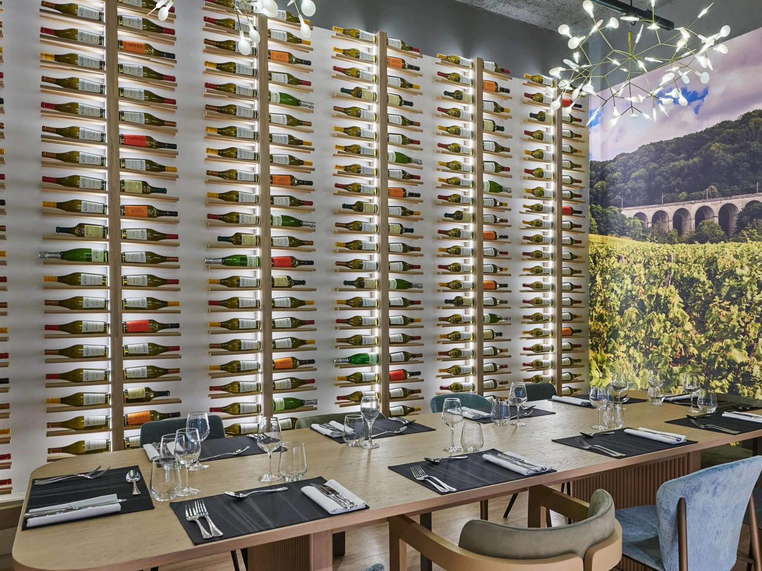 Restaurant/Places to Eat in Qualys - Hotel Nanterre - Paris la DÃ©fense