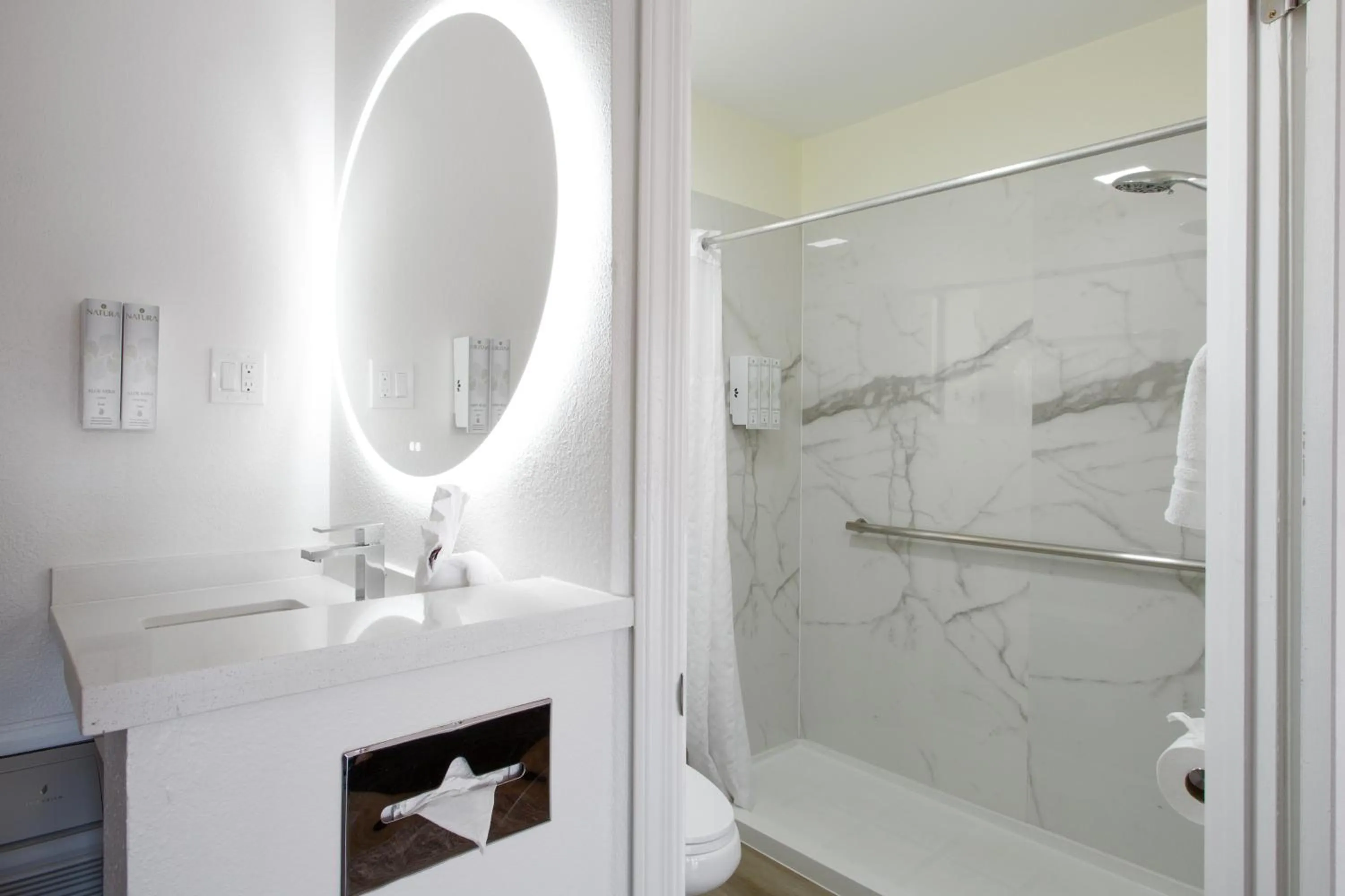 Shower in GreenTree Inn Sedona