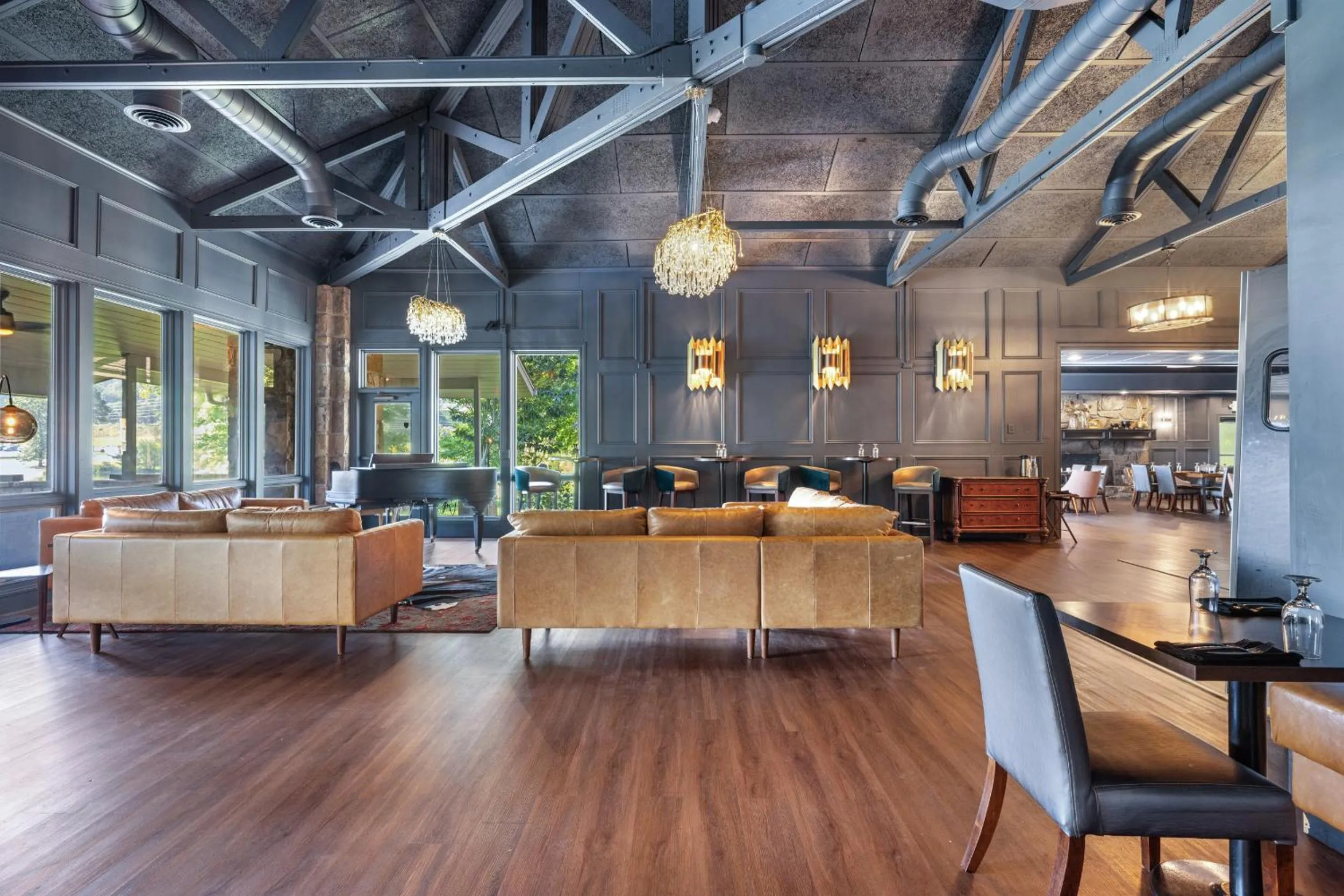 Lounge or bar in The Ridges Resort on Lake Chatuge