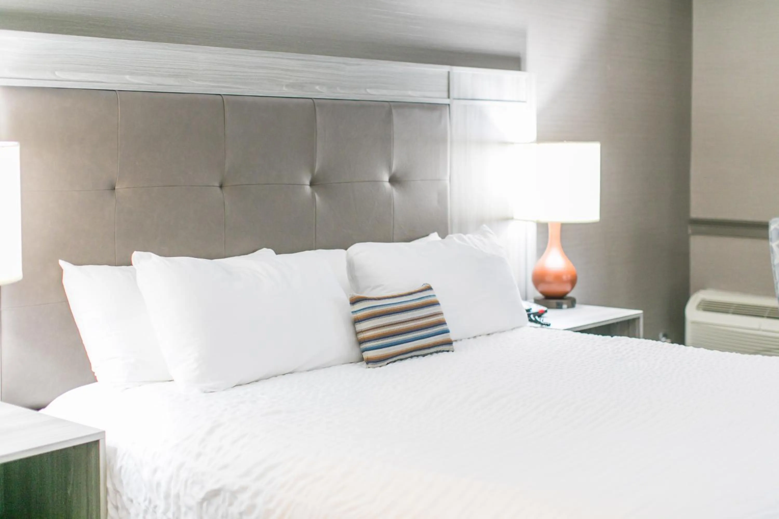 Bed in The Ridges Resort on Lake Chatuge