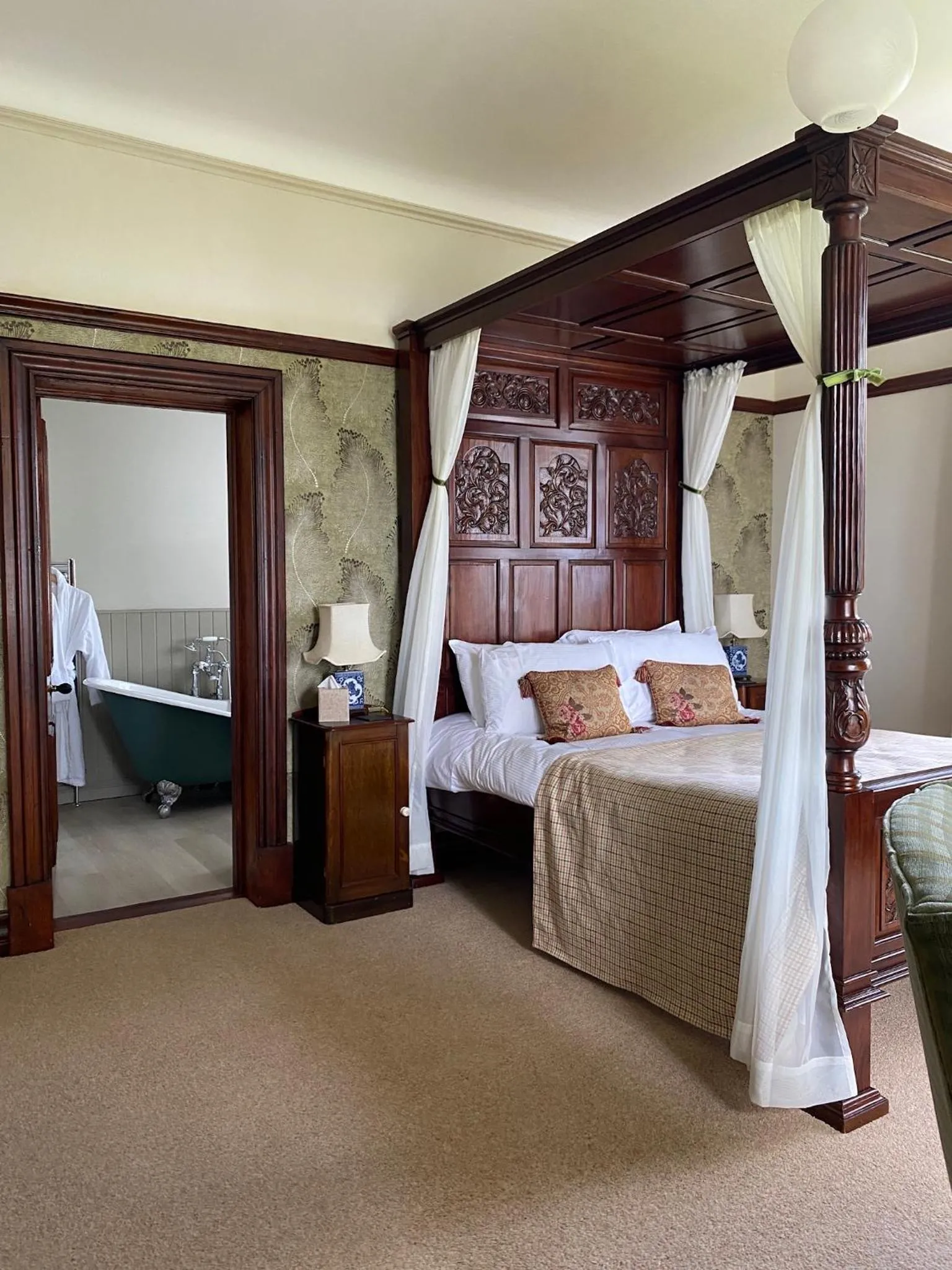 Bathroom, Bed in The Old Vicarage NI B&B