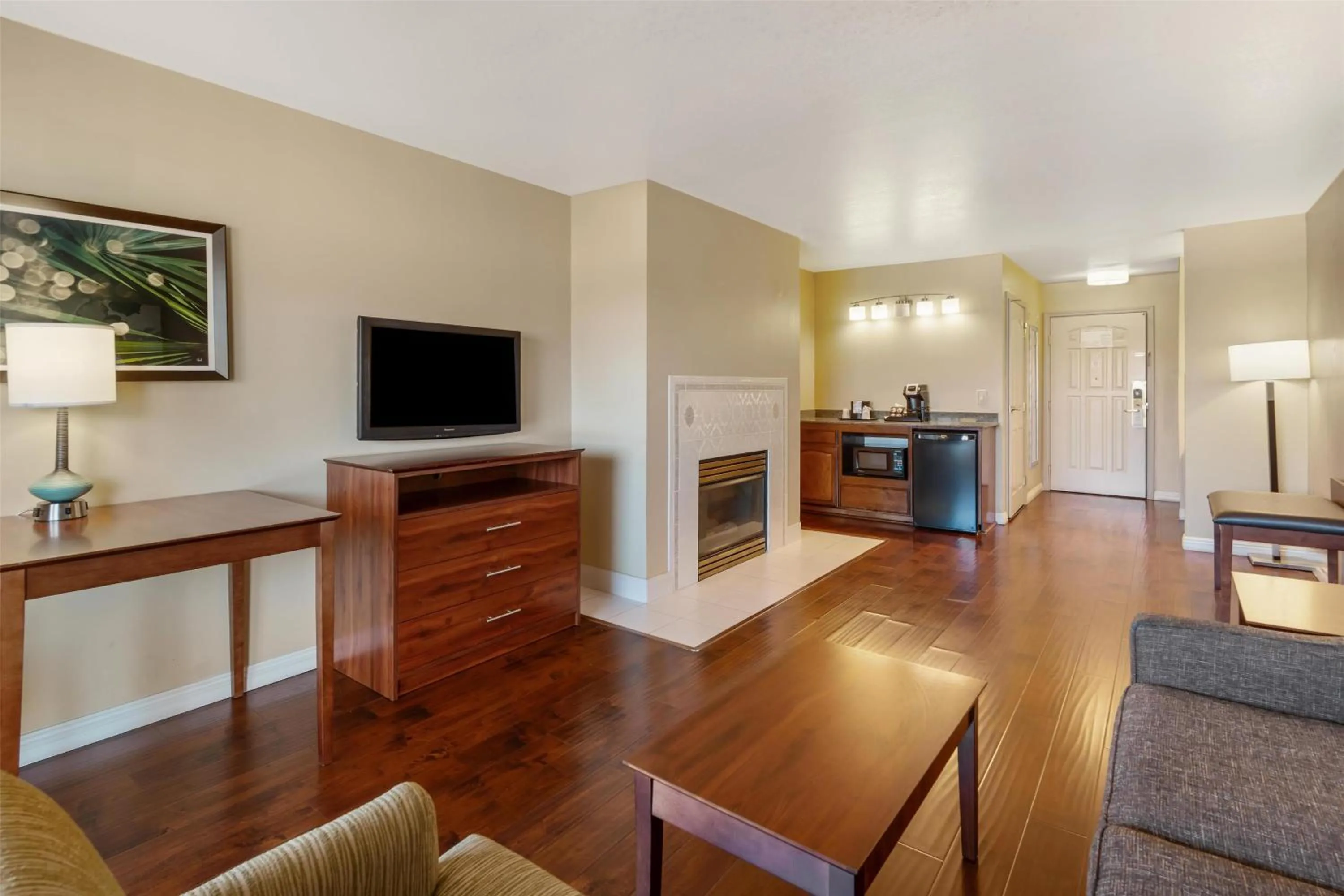 Photo of the whole room in Best Western Plus John Jay Inn & Suites