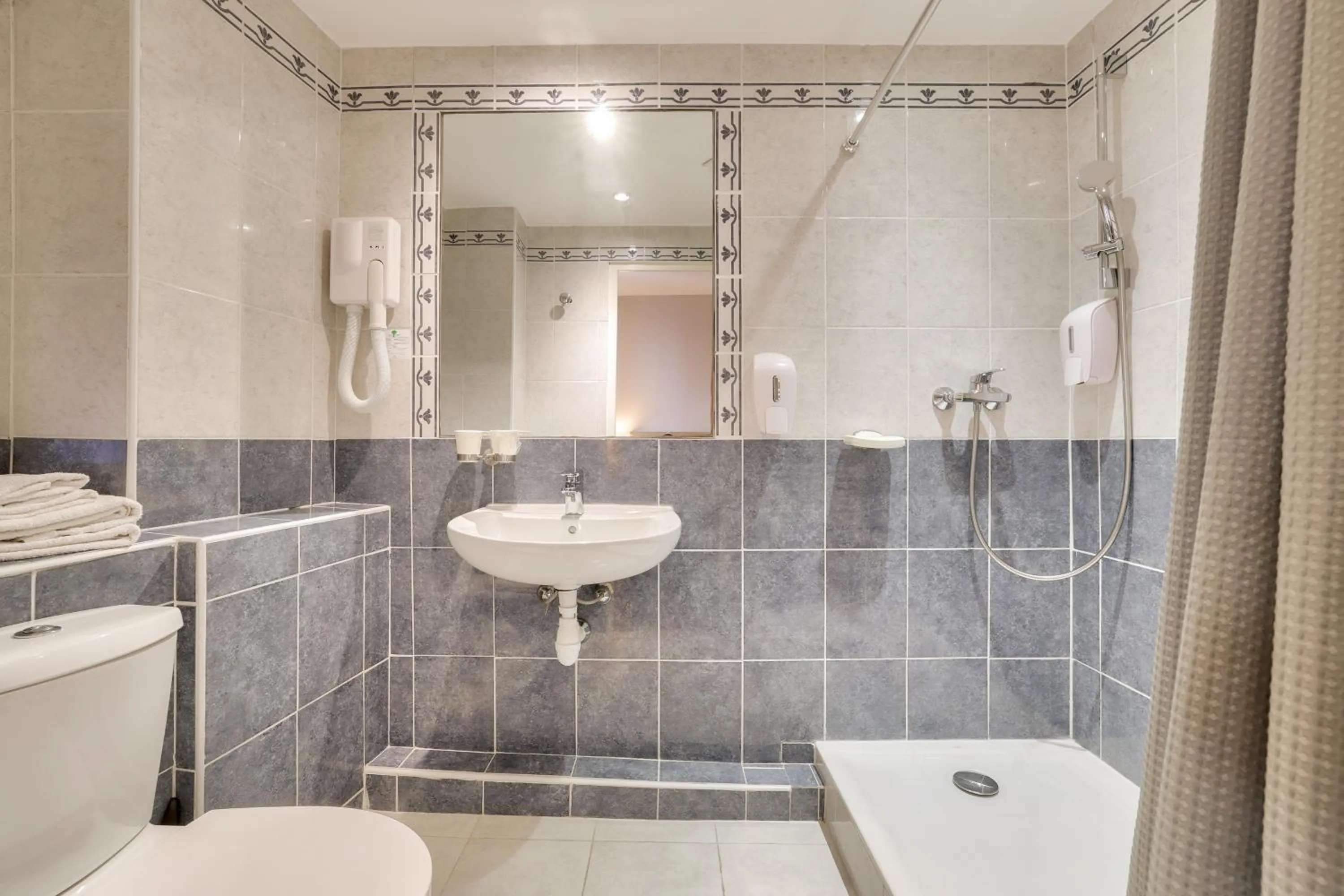 Bathroom in Hotel Lepante