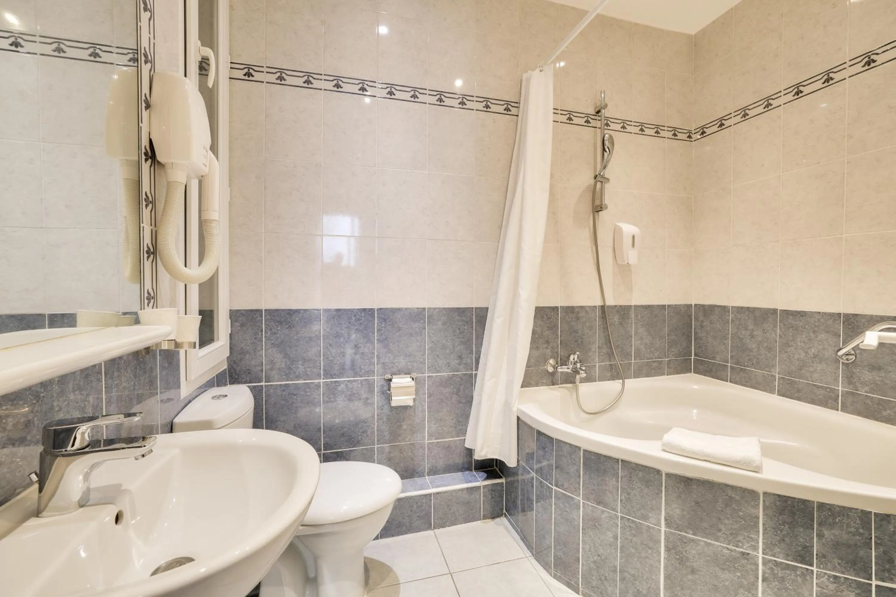 Bath in Hotel Lepante