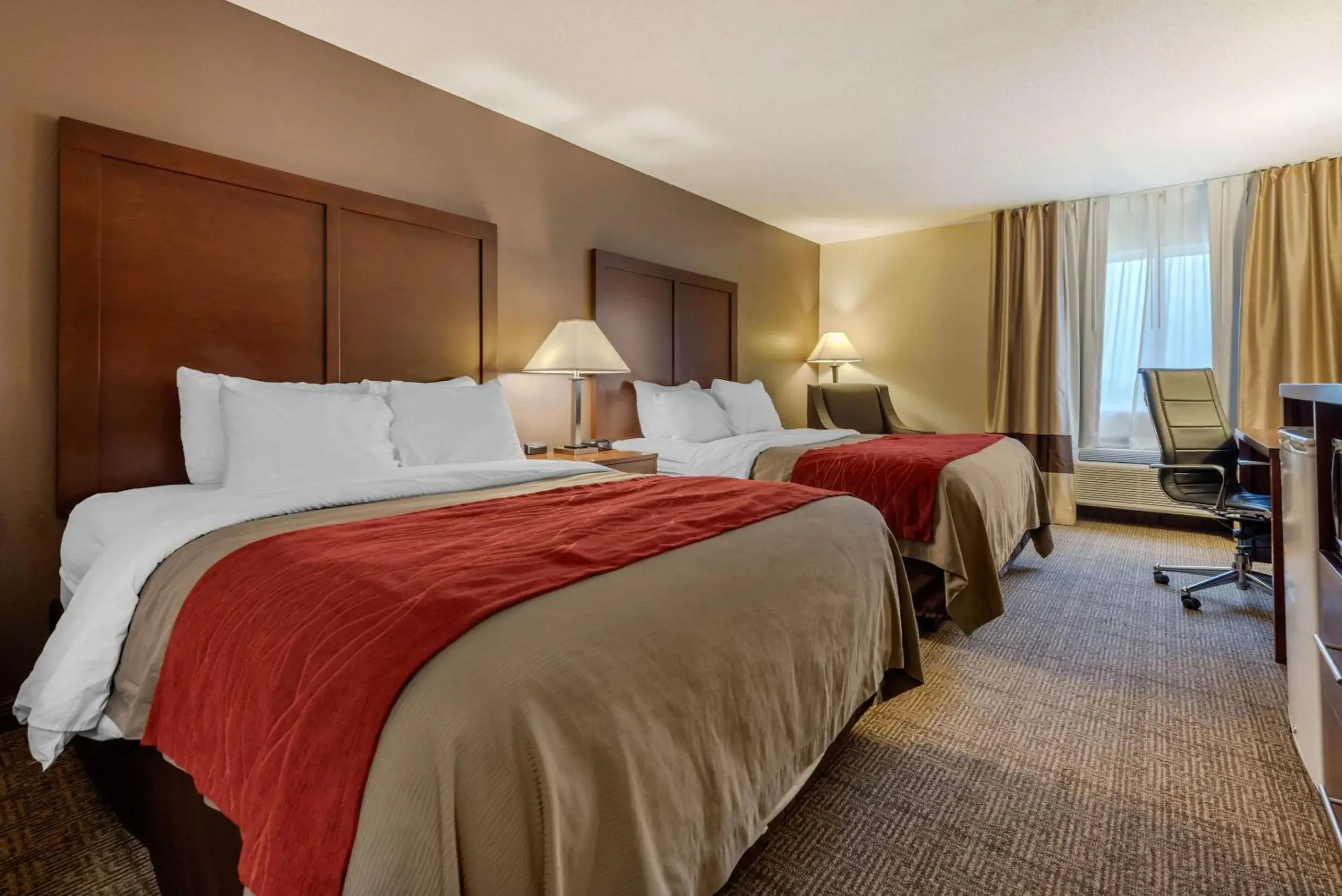 Queen Room with Two Queen Beds - Non-Smoking in Comfort Inn Warren I-69 Queen Room with Two Queen Beds - Non-Smoking in Comfort Inn Warren I-69