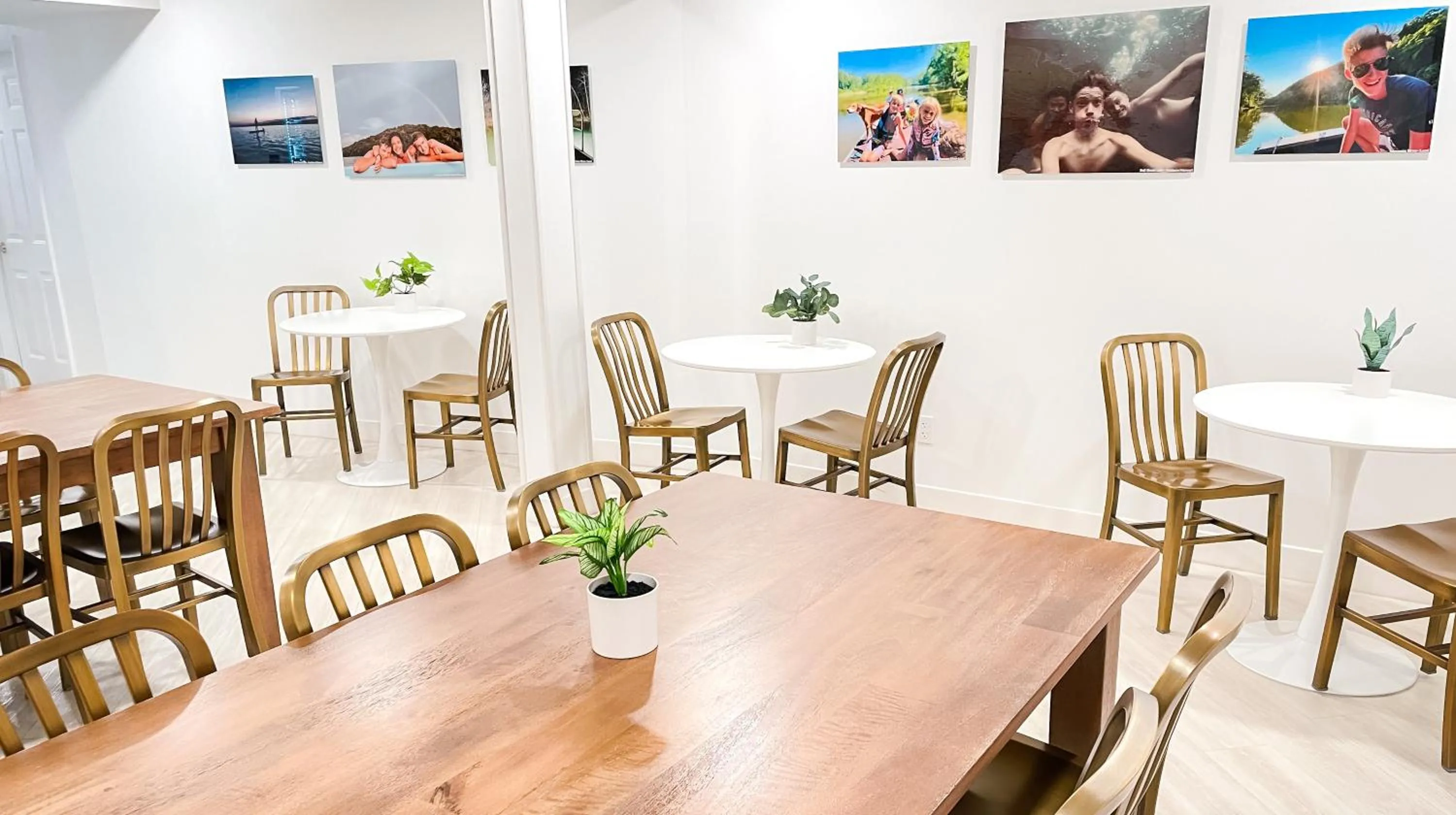 Restaurant/places to eat in PINEMARK Inn Suites Events