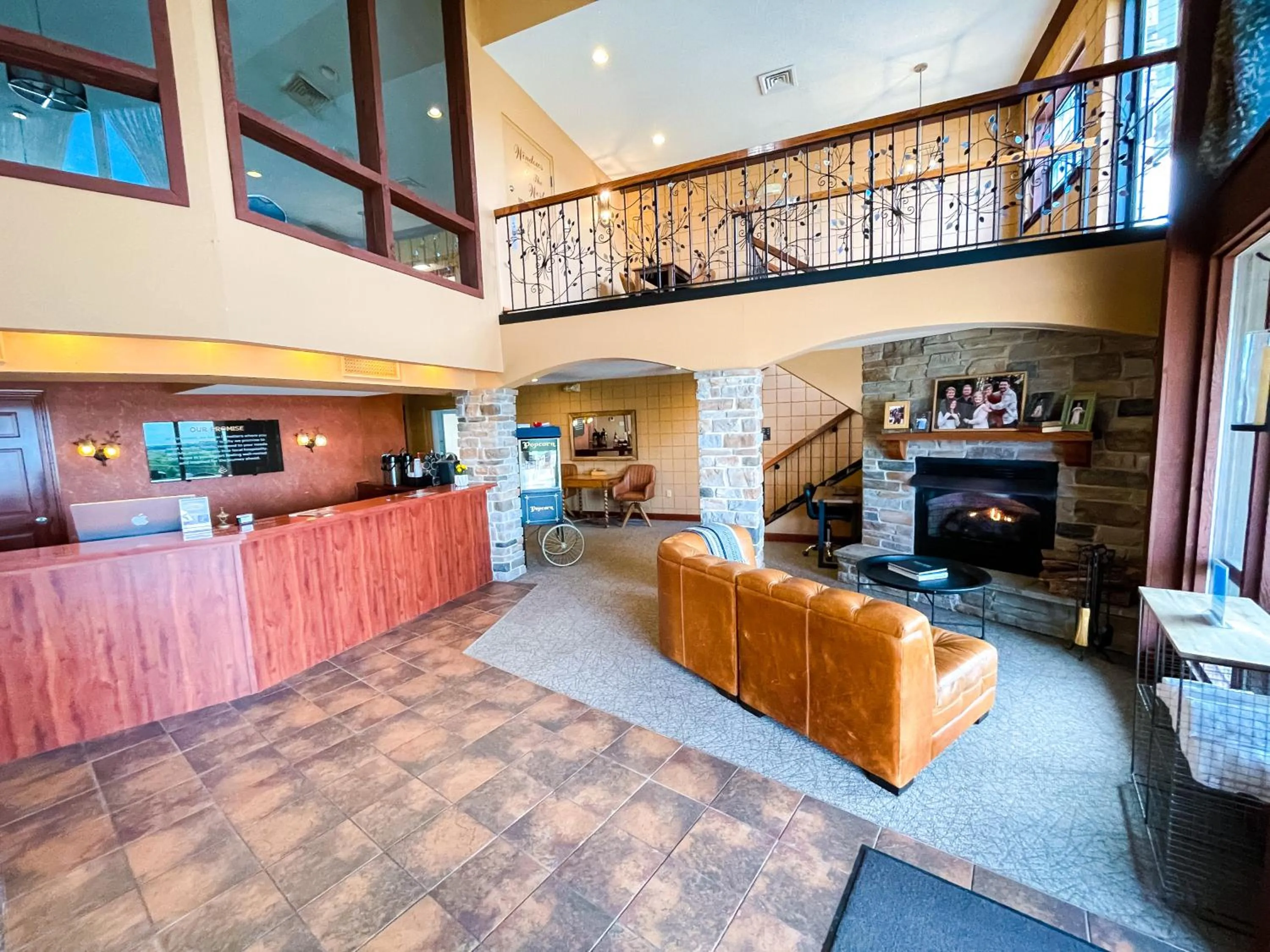 Lobby or reception in PINEMARK Inn Suites Events