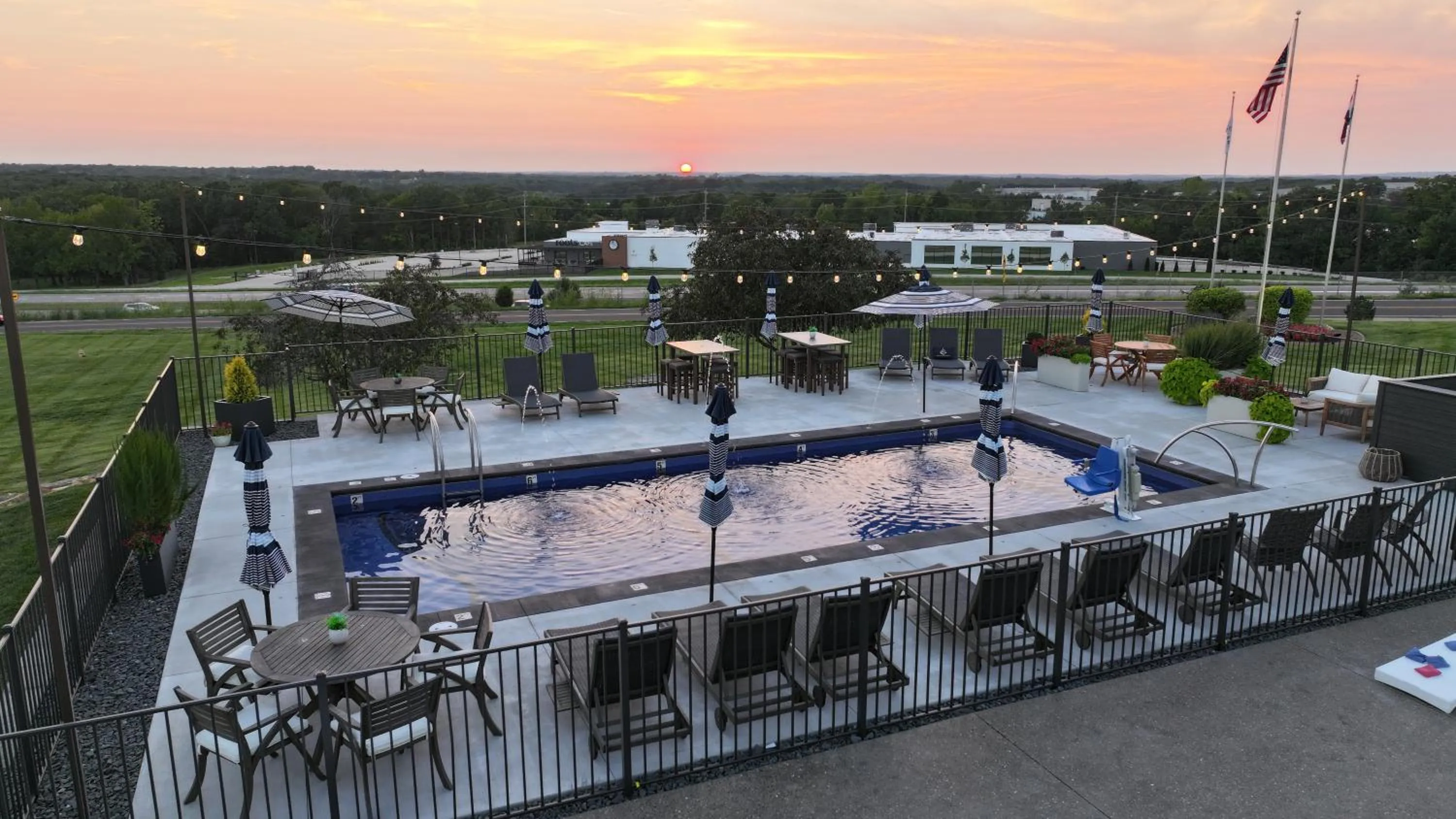 Pool view in PINEMARK Inn Suites Events