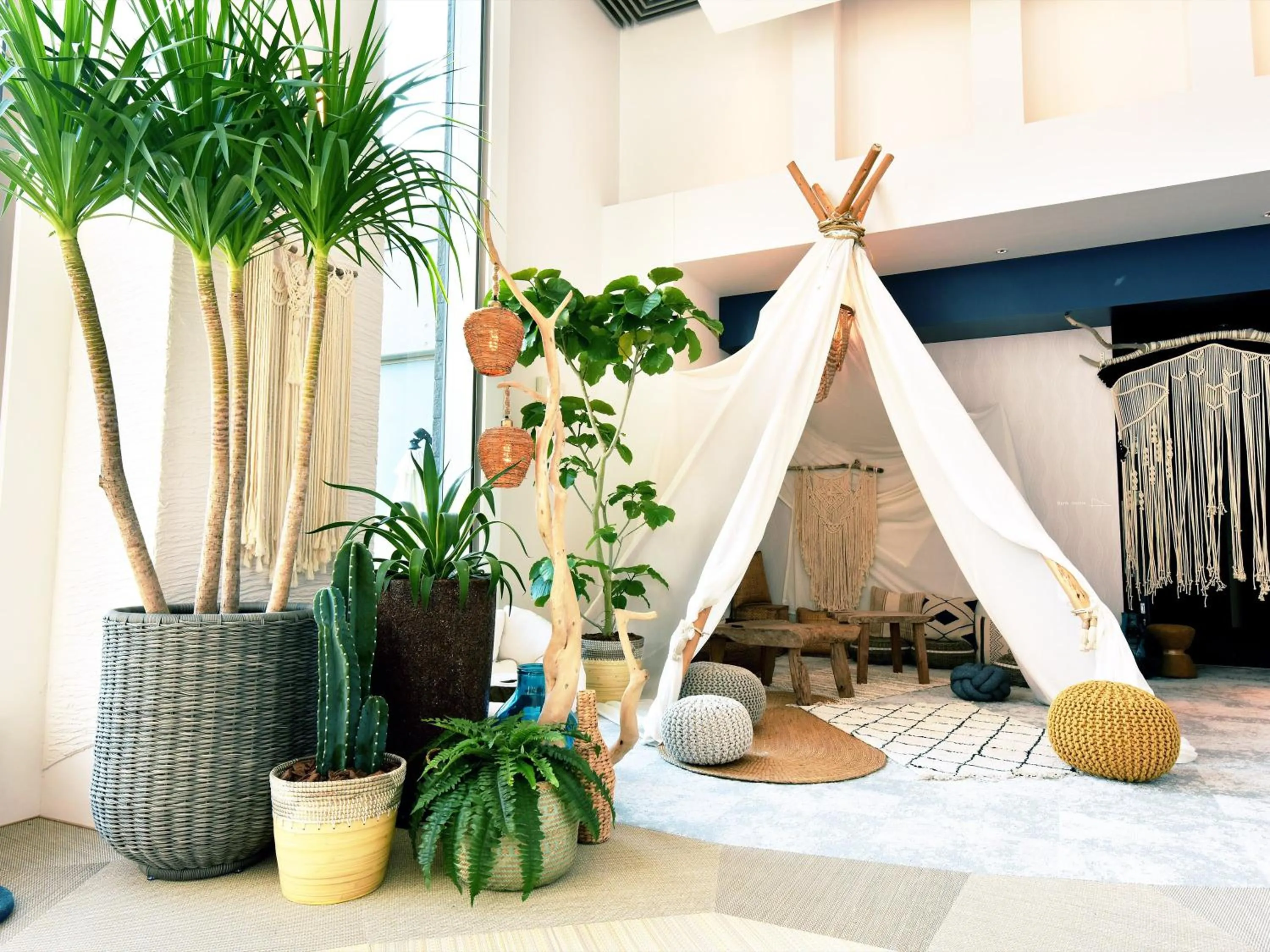 Communal lounge/ TV room in Hayama Umino Hotel