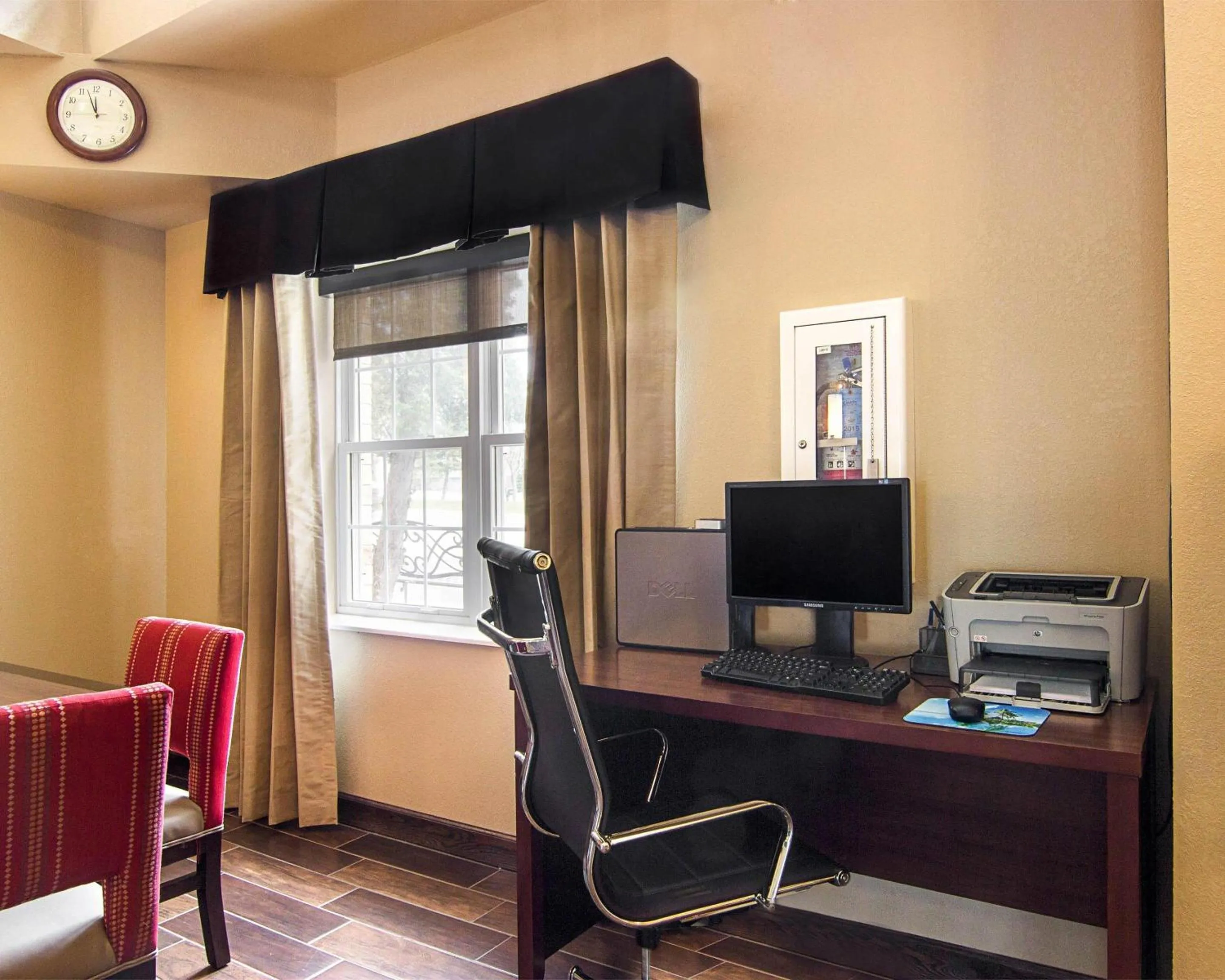 Business facilities in Comfort Inn & Suites Grafton-Cedarburg