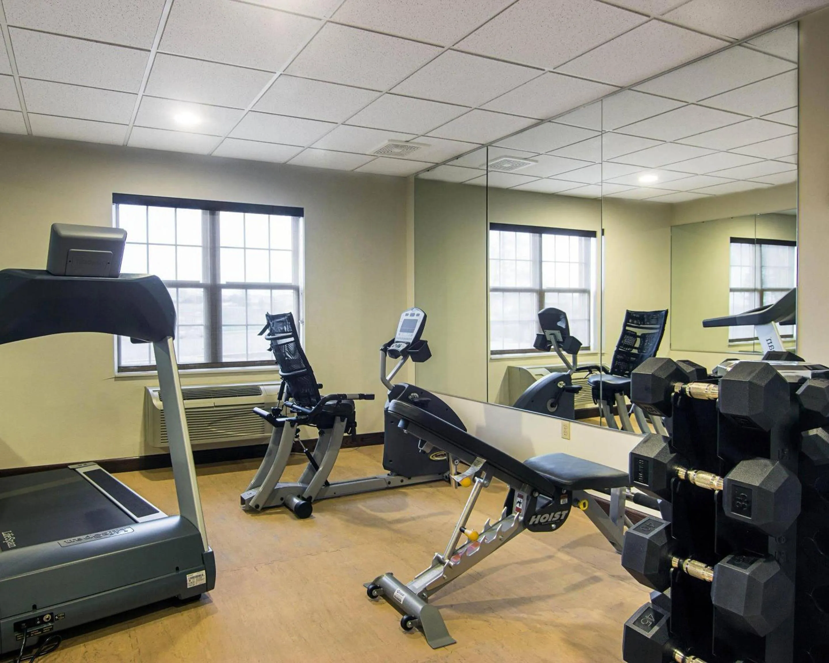 Fitness centre/facilities in Comfort Inn & Suites Grafton-Cedarburg