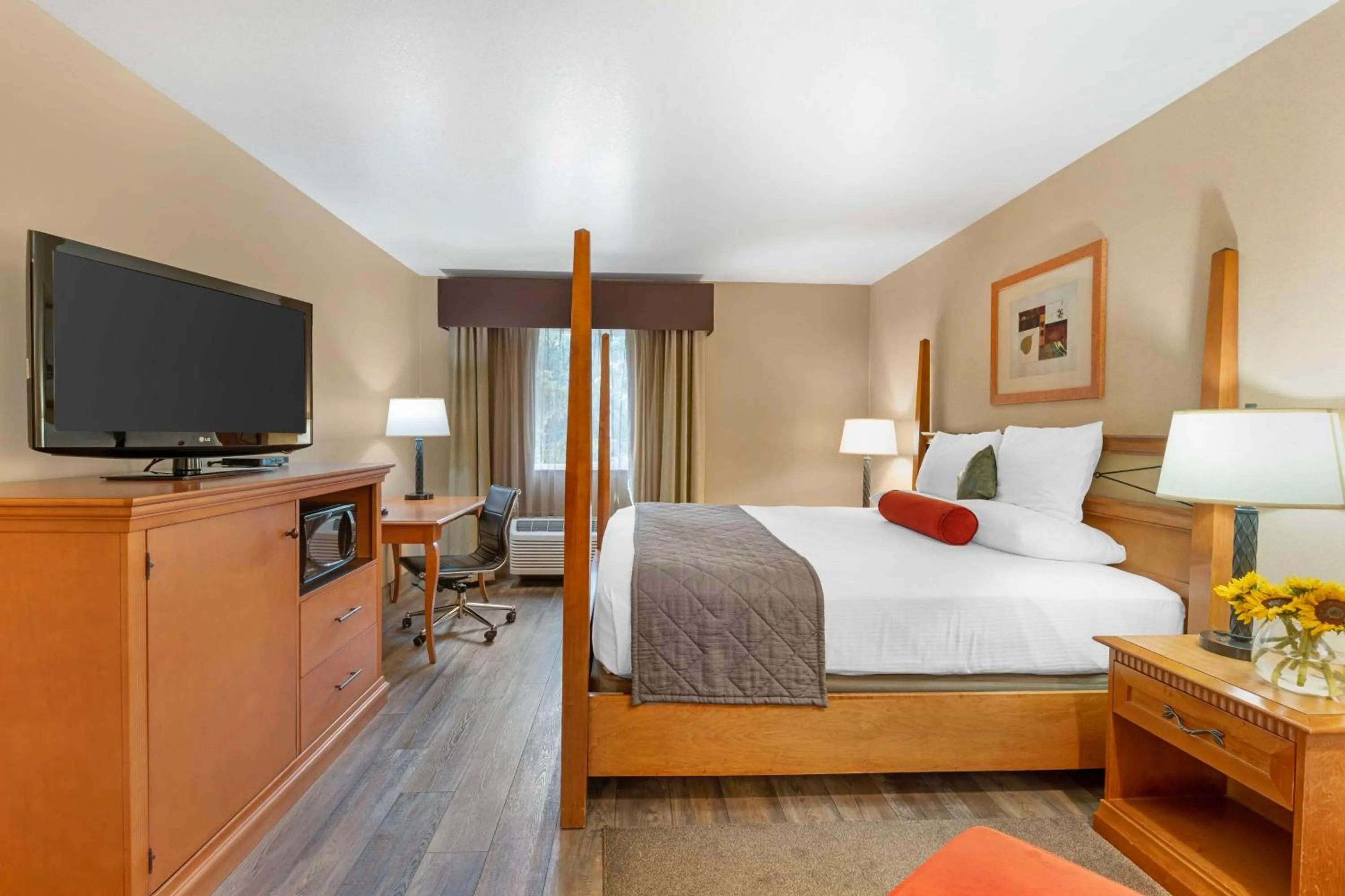 Bedroom, Bed in Best Western Prineville Inn