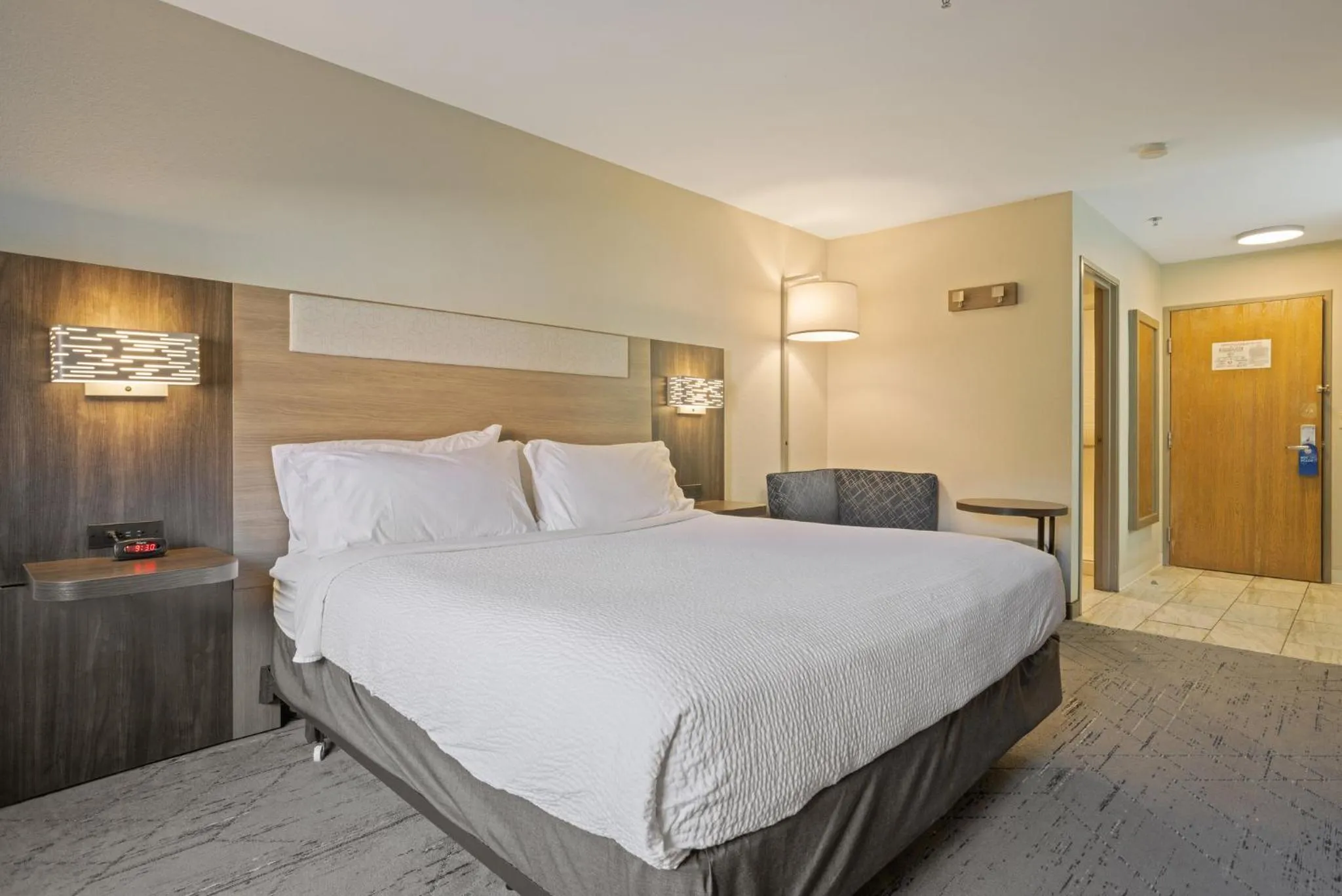 Photo of the whole room, Bed in Holiday Inn Express Hotel & Suites Torrington by IHG