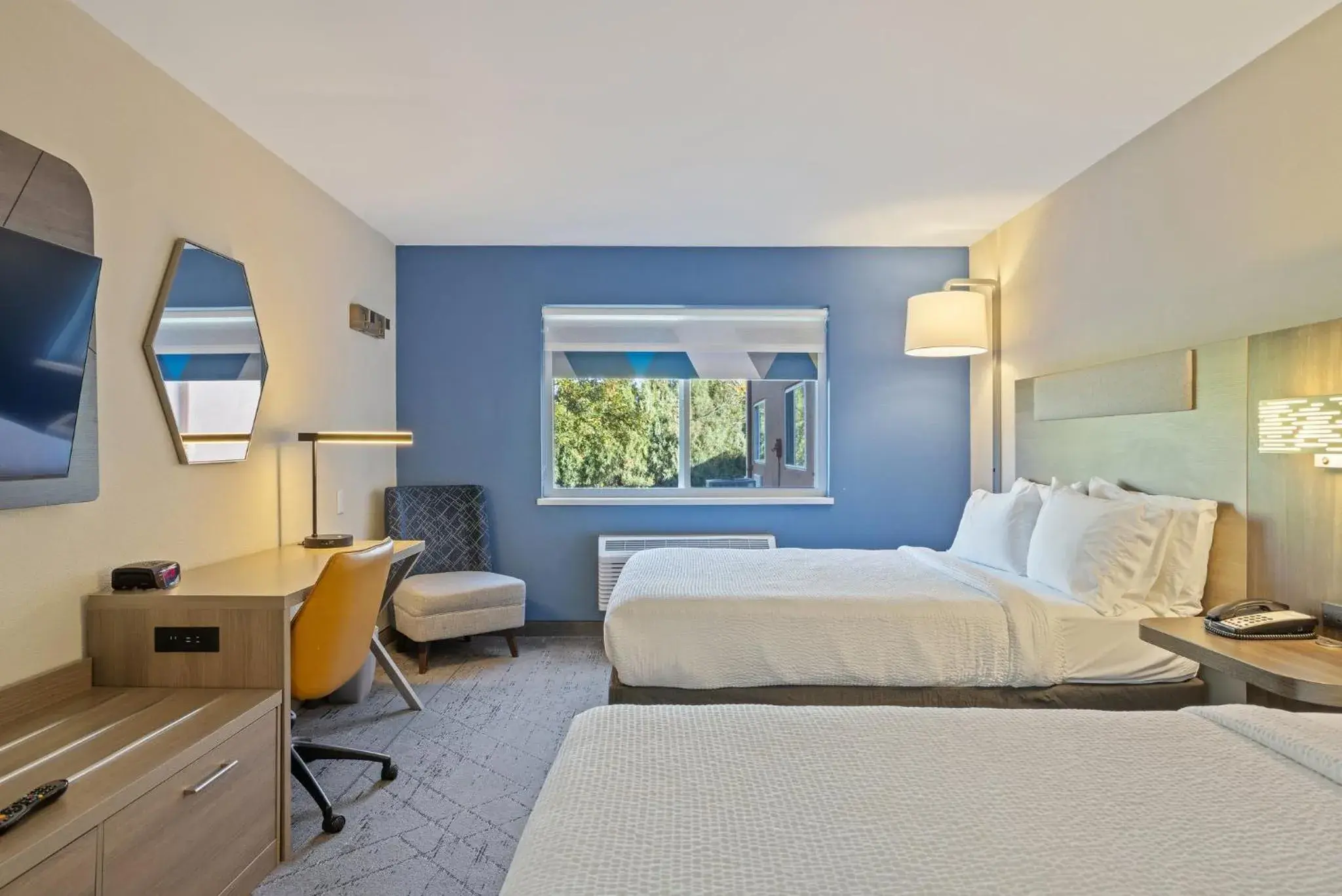 Standard Room with Two Queen Beds in Holiday Inn Express Hotel & Suites Torrington by IHG Standard Room with Two Queen Beds in Holiday Inn Express Hotel & Suites Torrington by IHG