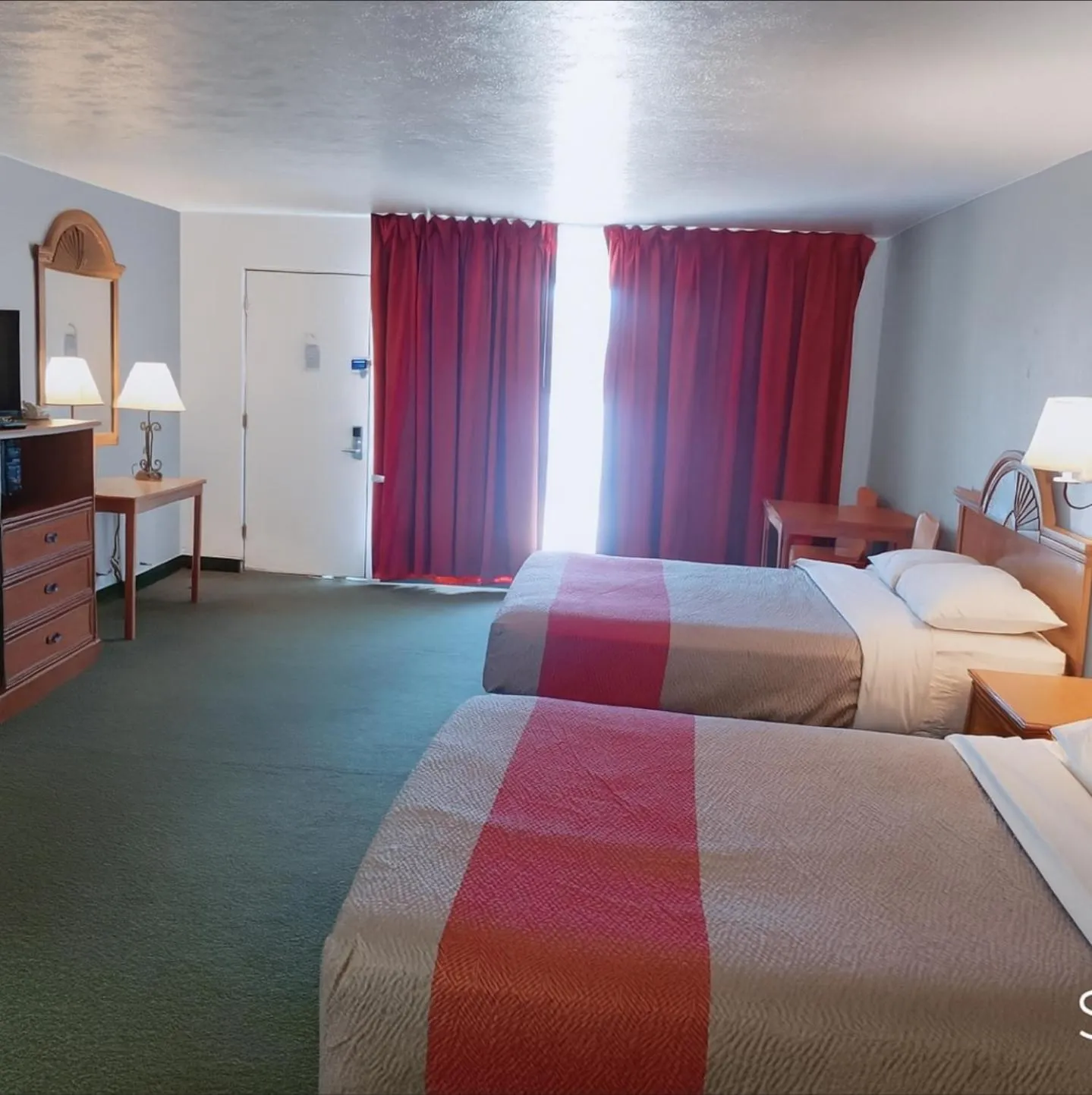 Bed in Motel 6-Canon City, CO 719-458-1216