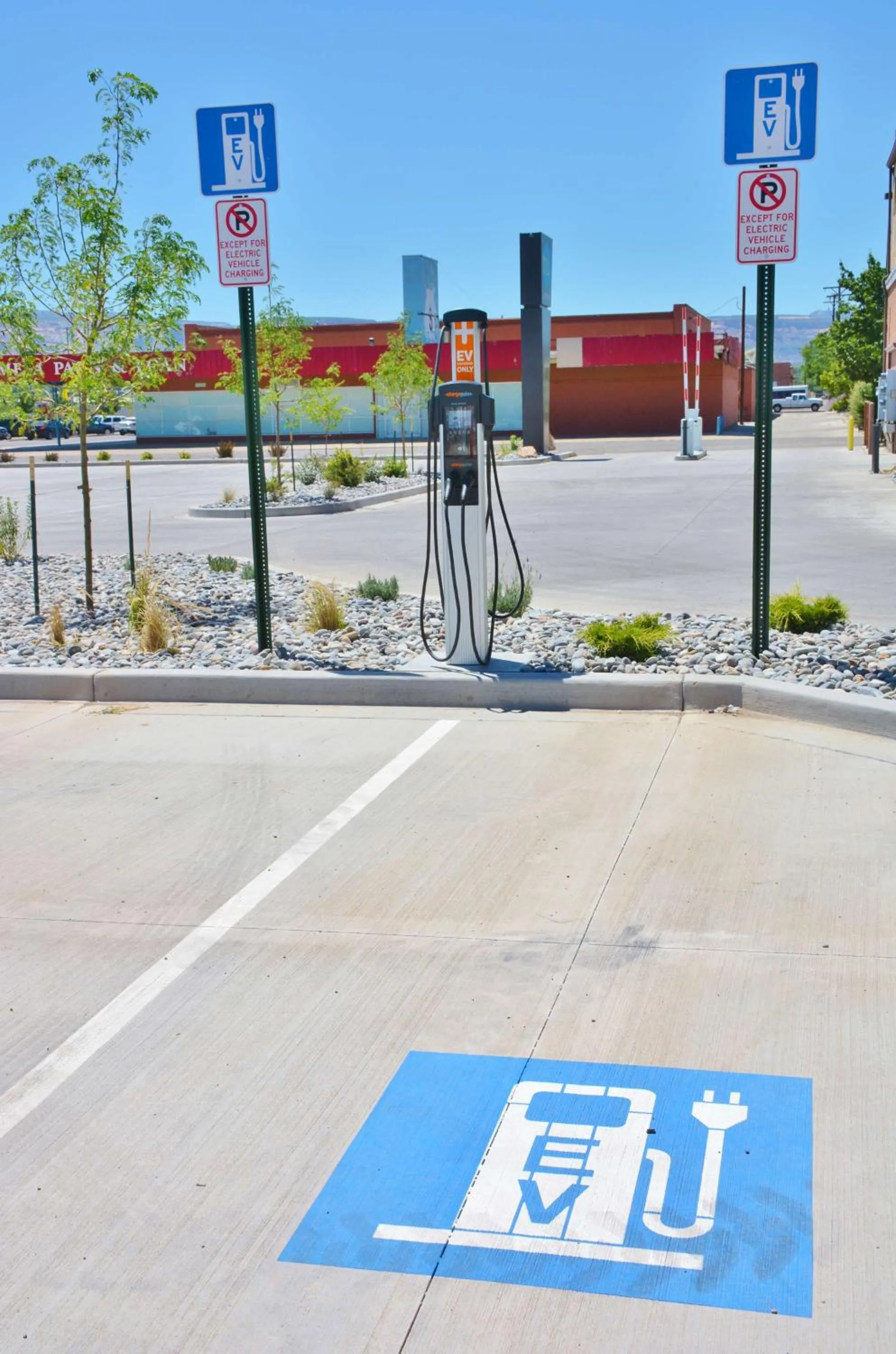 Inner courtyard view in Tru By Hilton Grand Junction Downtown