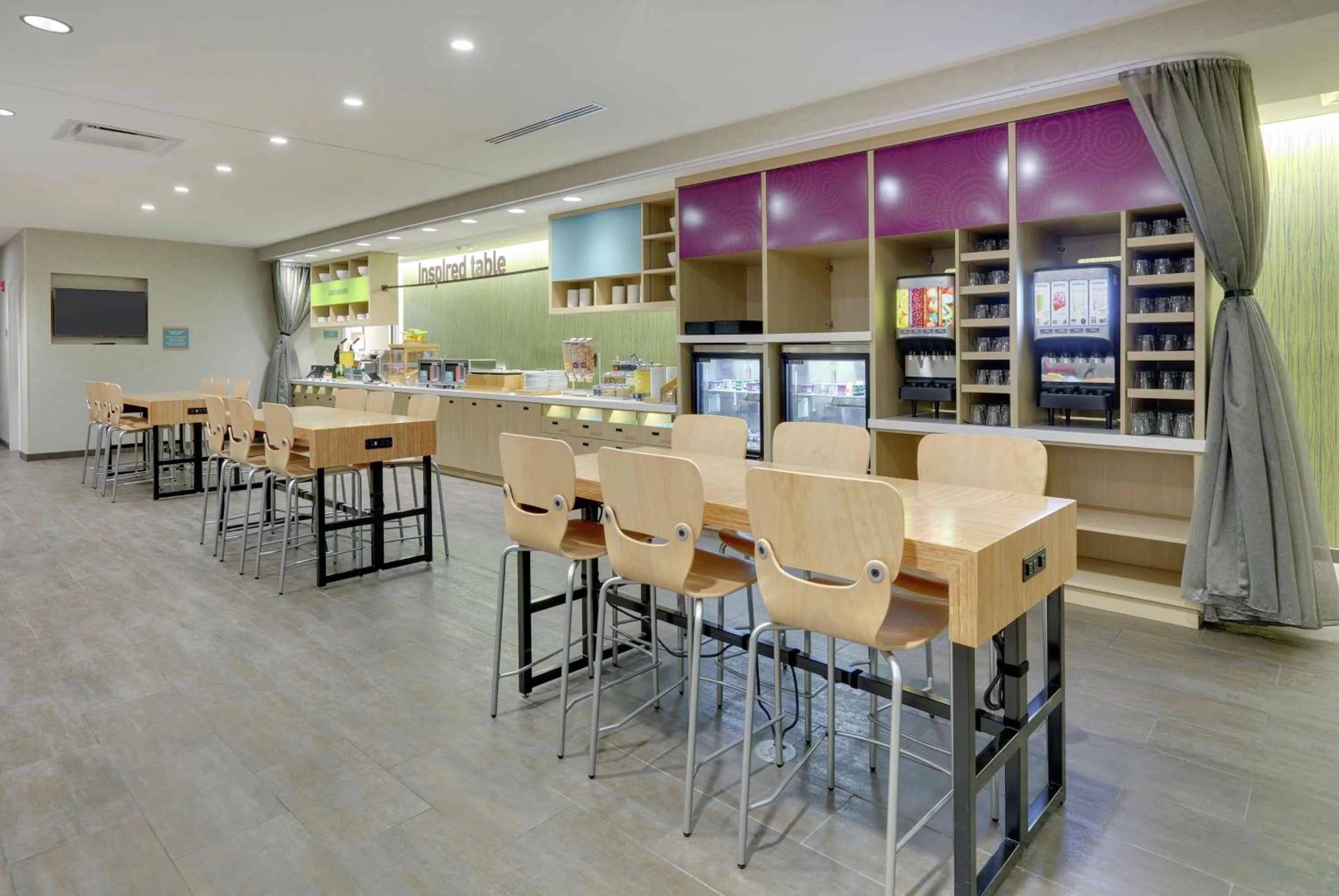 Breakfast in Home2 Suites By Hilton Hagerstown