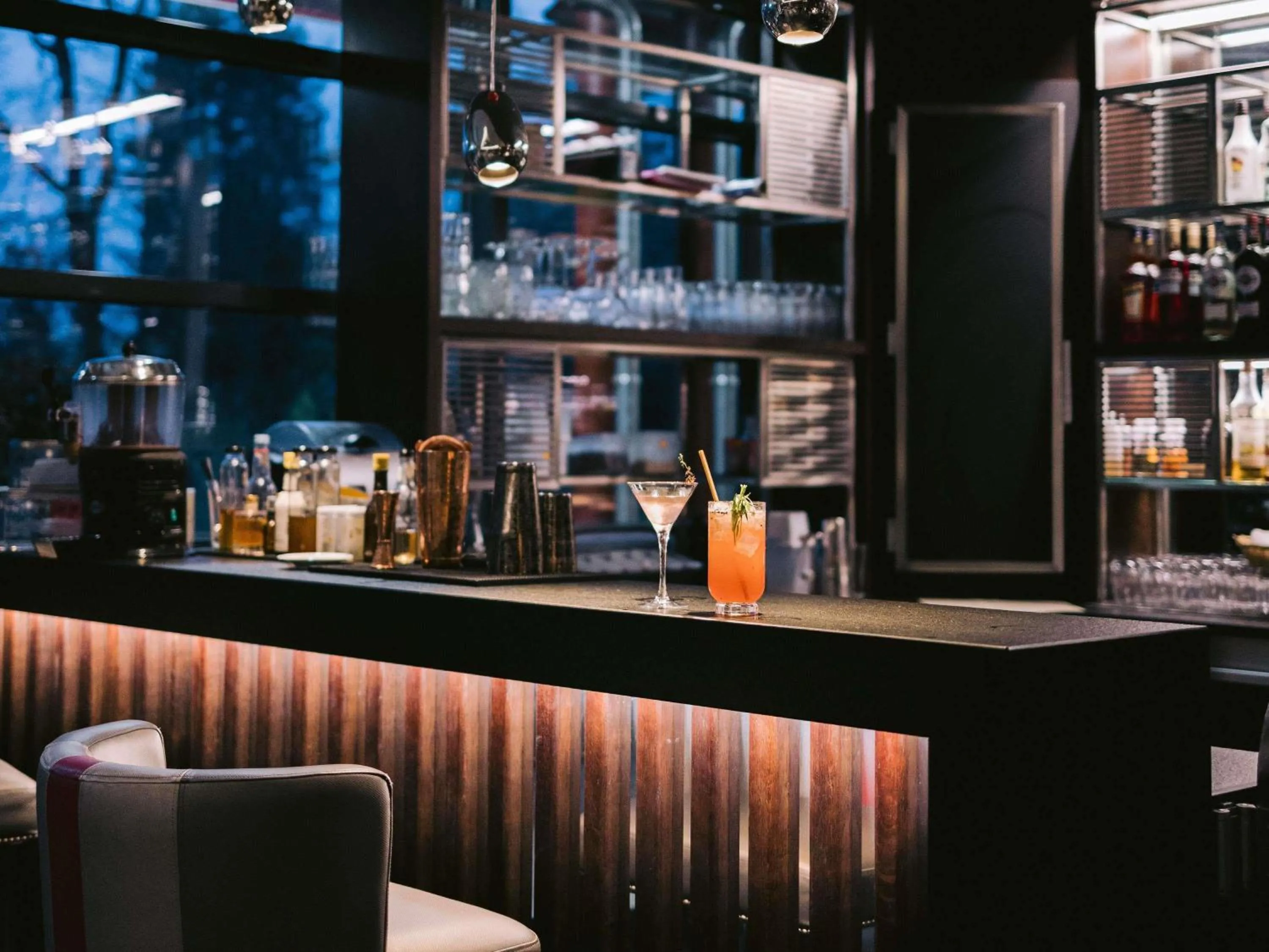 Lounge or bar in Parc Beaumont Hôtel & Spa Pau - MGallery Collection