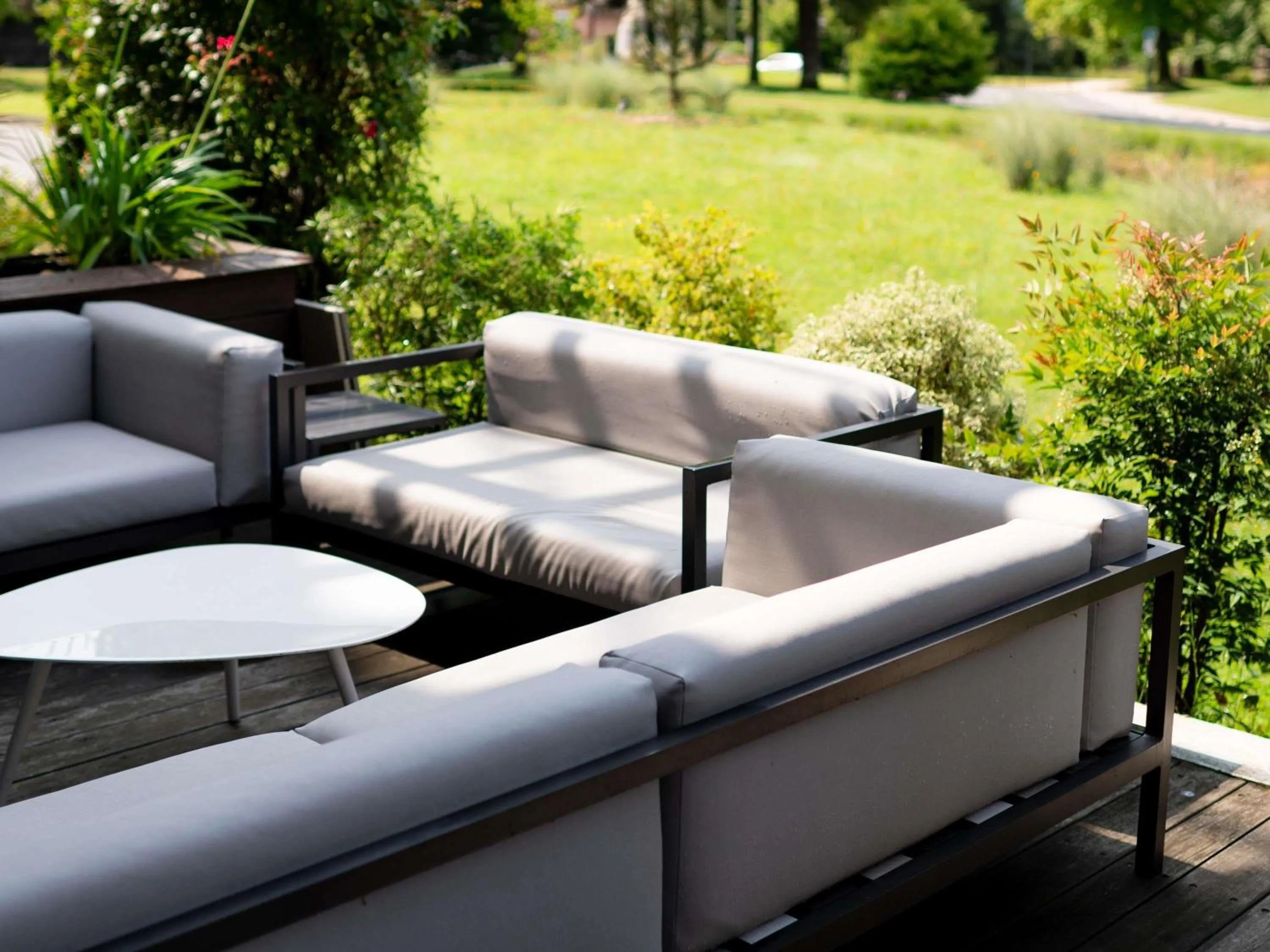 Lounge or bar in Parc Beaumont Hôtel & Spa Pau - MGallery Collection