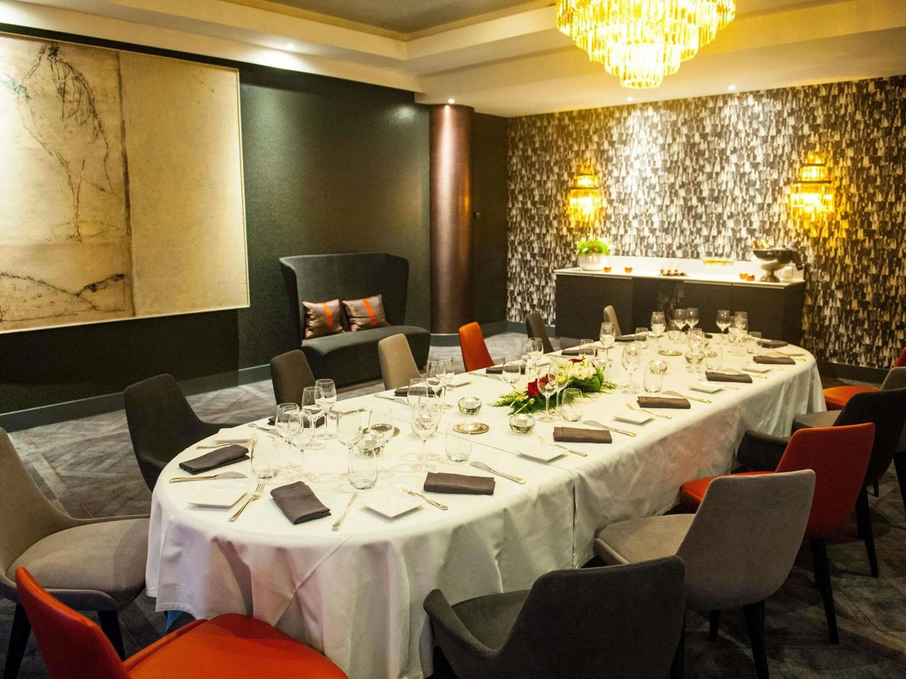 Meeting/conference room in Parc Beaumont Hôtel & Spa Pau - MGallery Collection