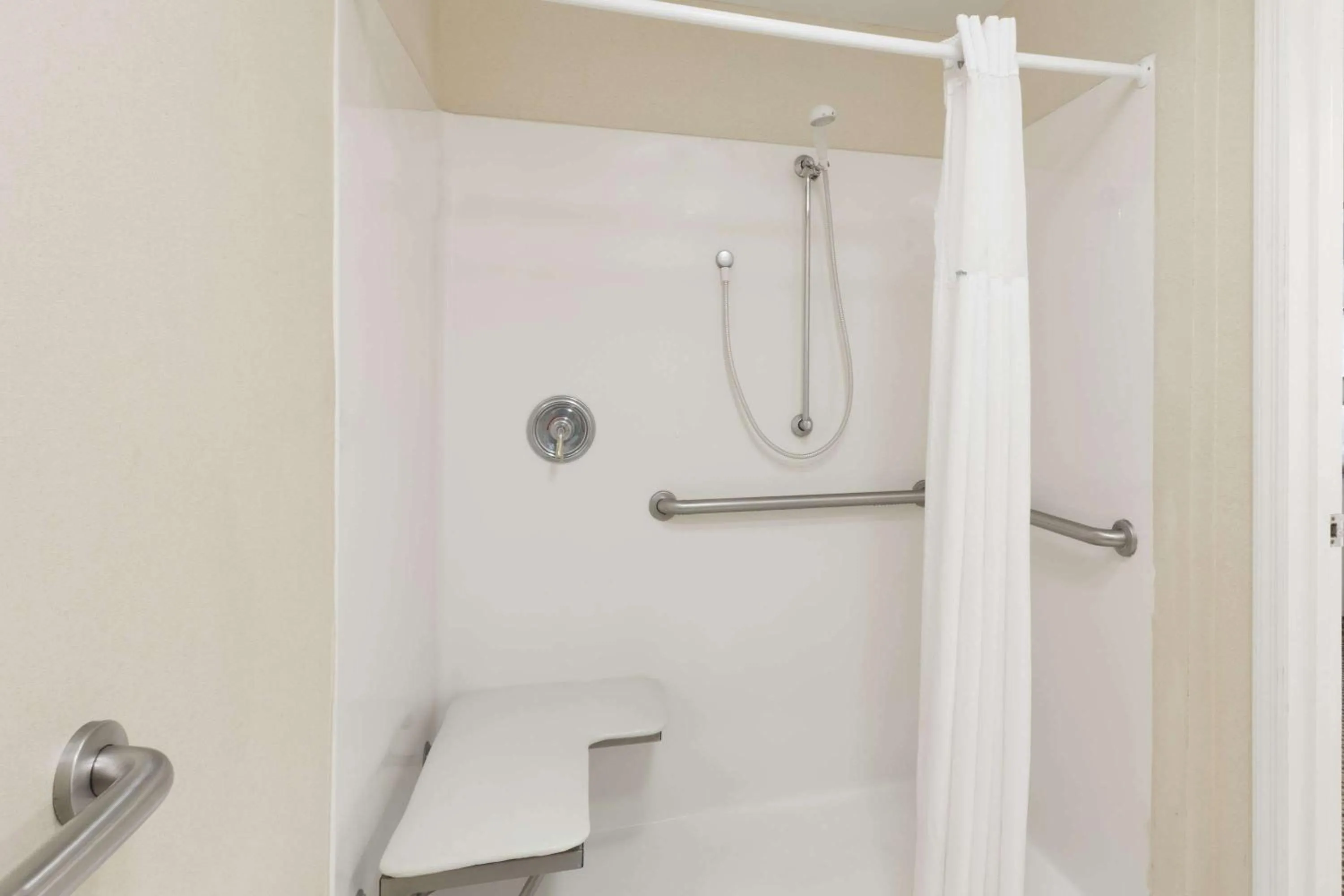 Bathroom in Baymont by Wyndham Lakeland