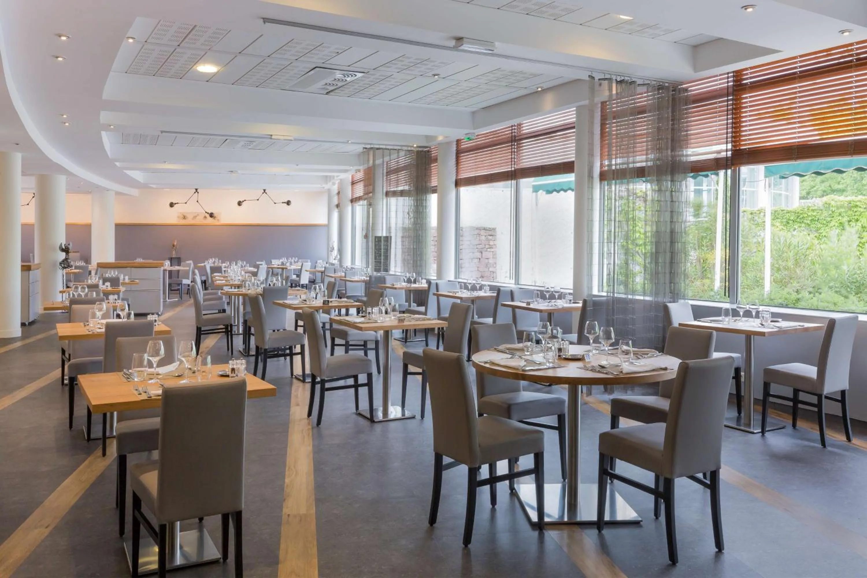 Restaurant/places to eat in Best Western Hotel Sourcéo