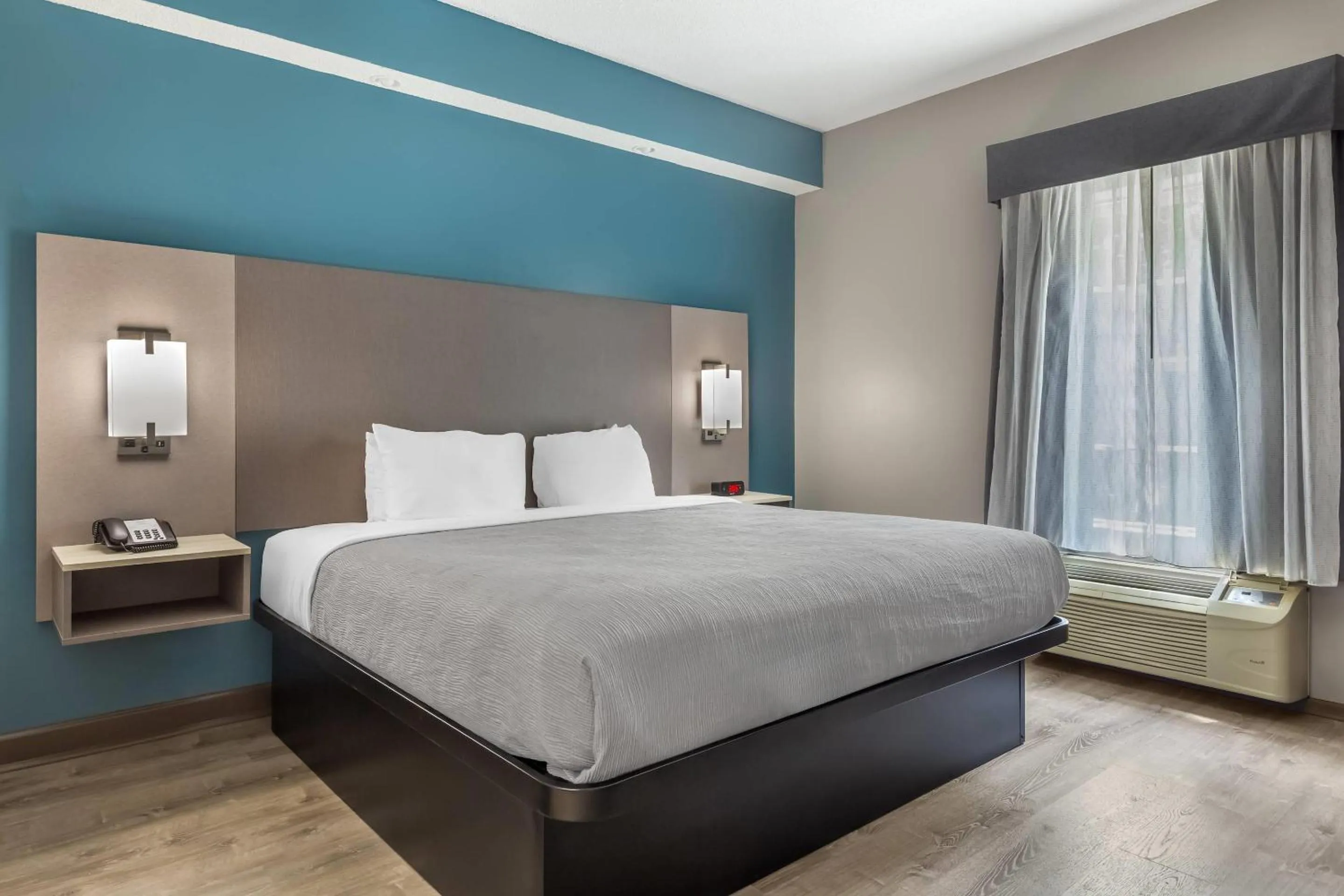 Bedroom, Bed in Quality Inn Wilmington