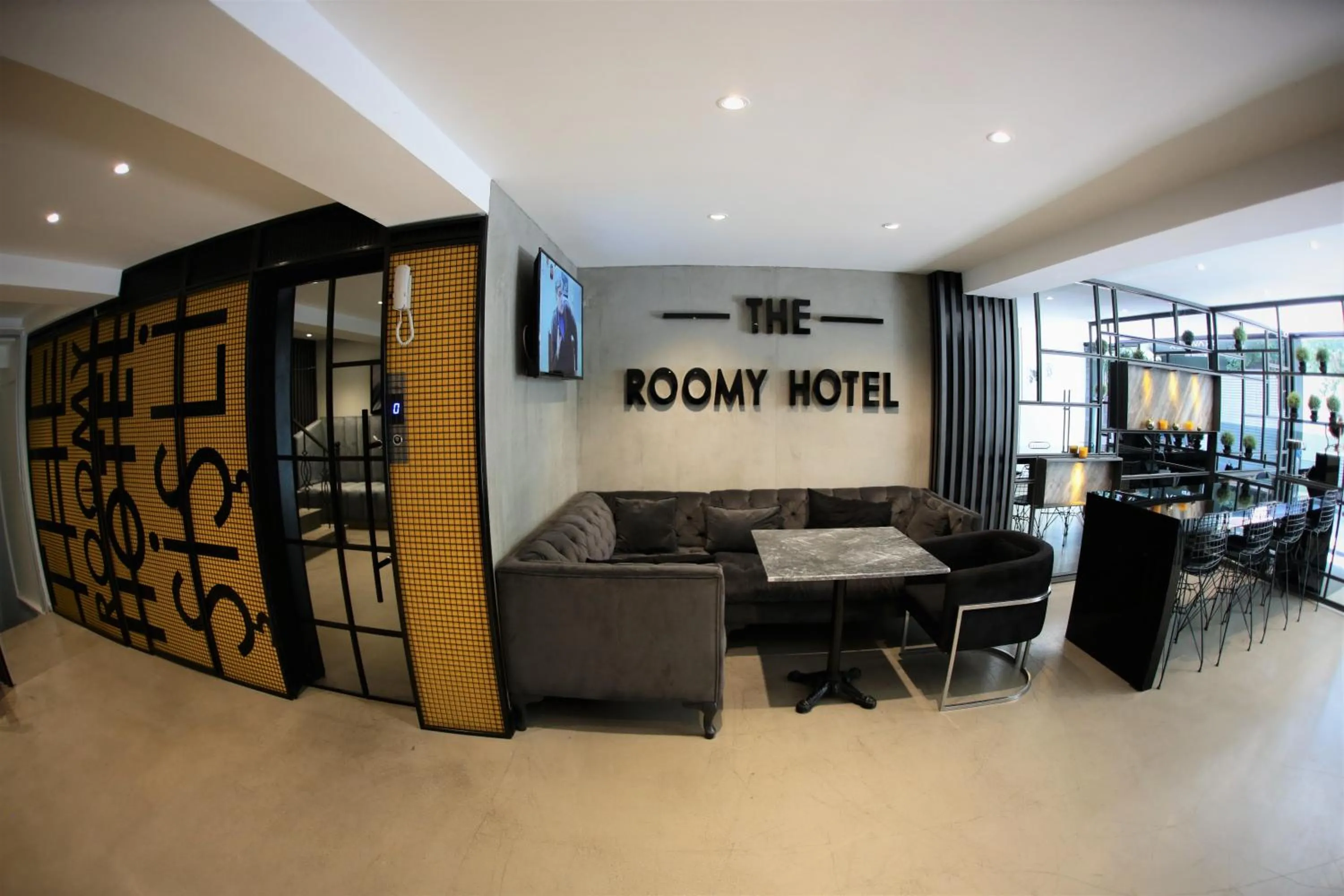 Lobby or reception in The Roomy Hotel Şişli