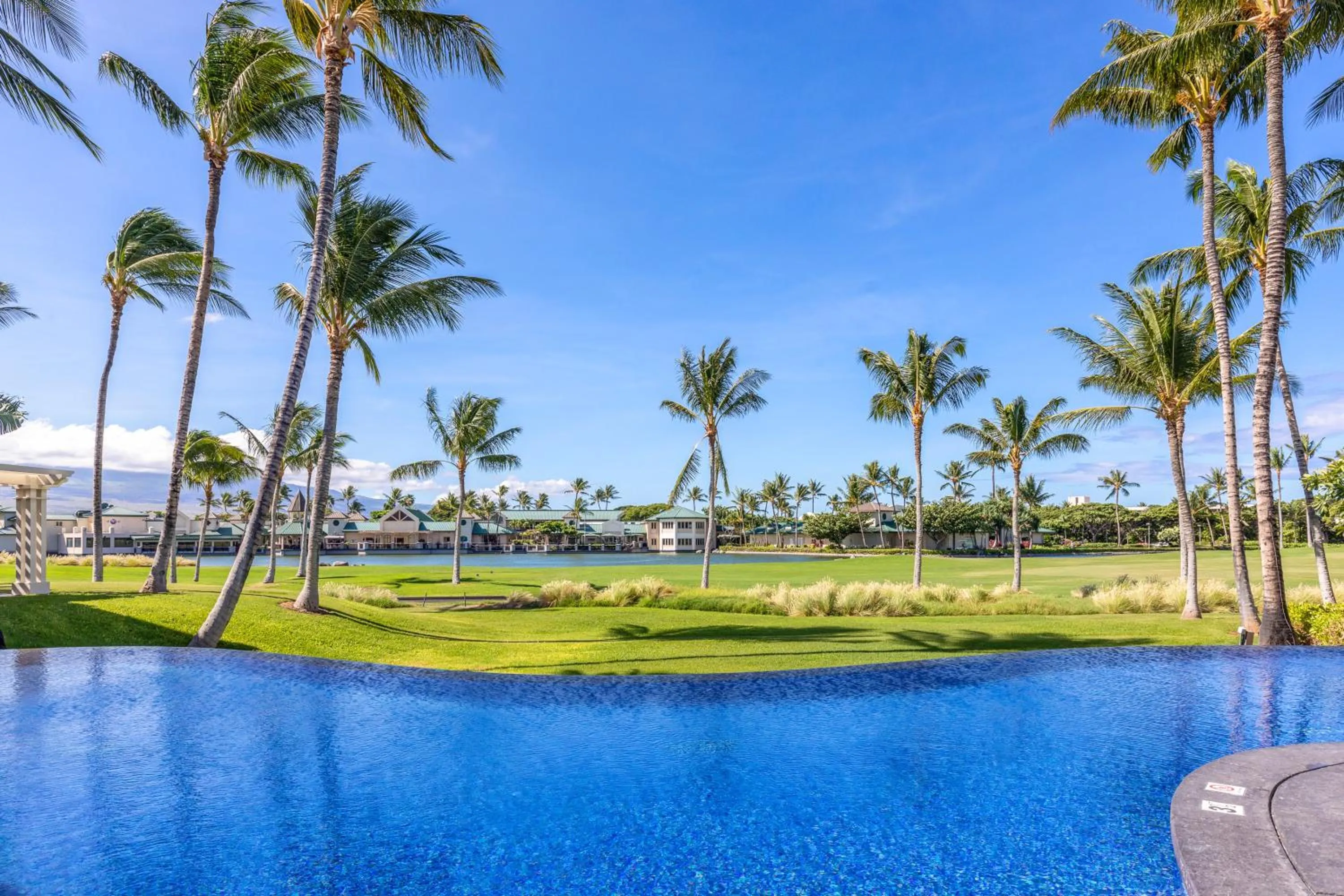 Swimming pool in Fairway Villas Waikoloa by OUTRIGGER