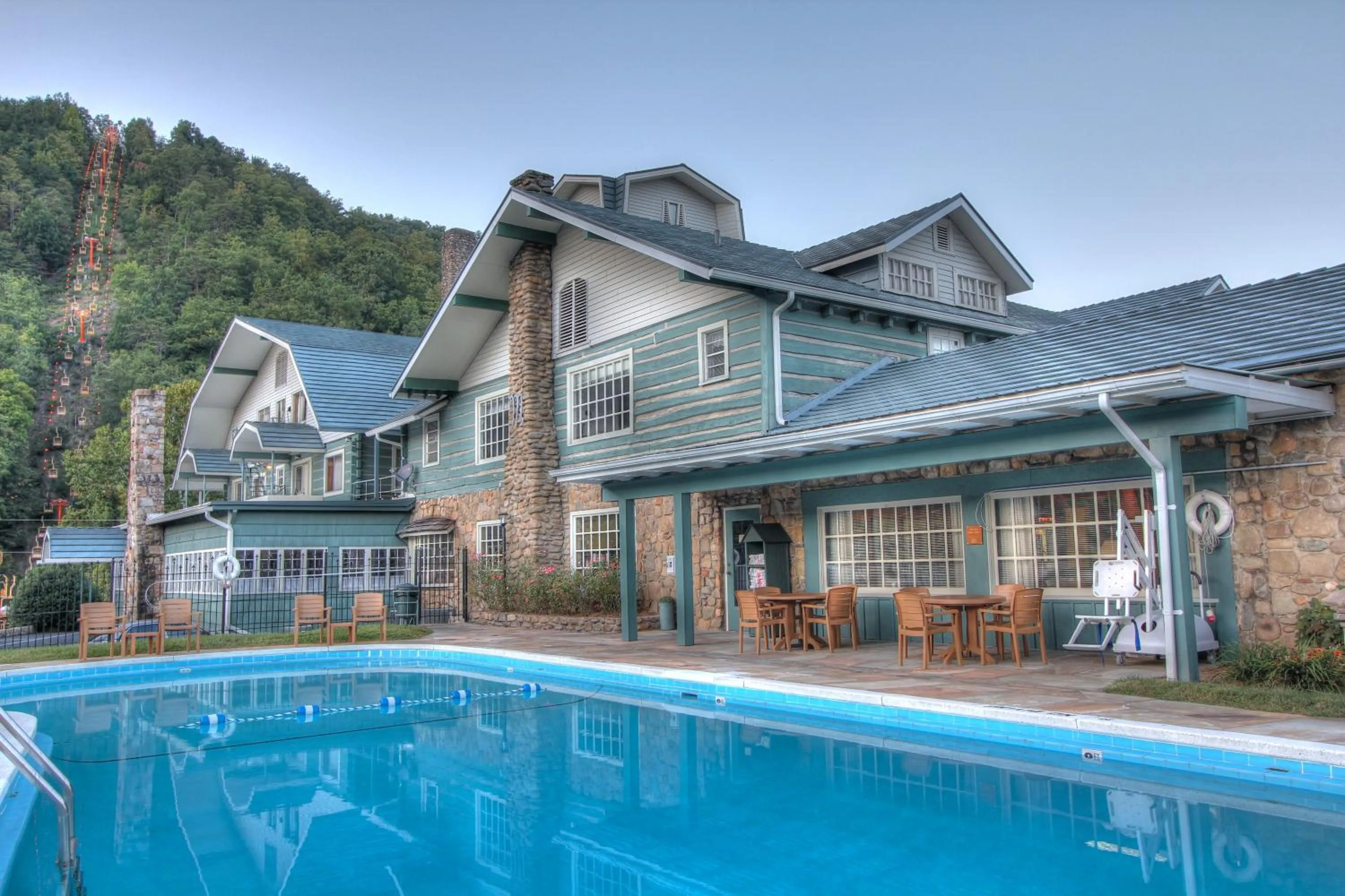 Swimming pool in Gatlinburg Inn