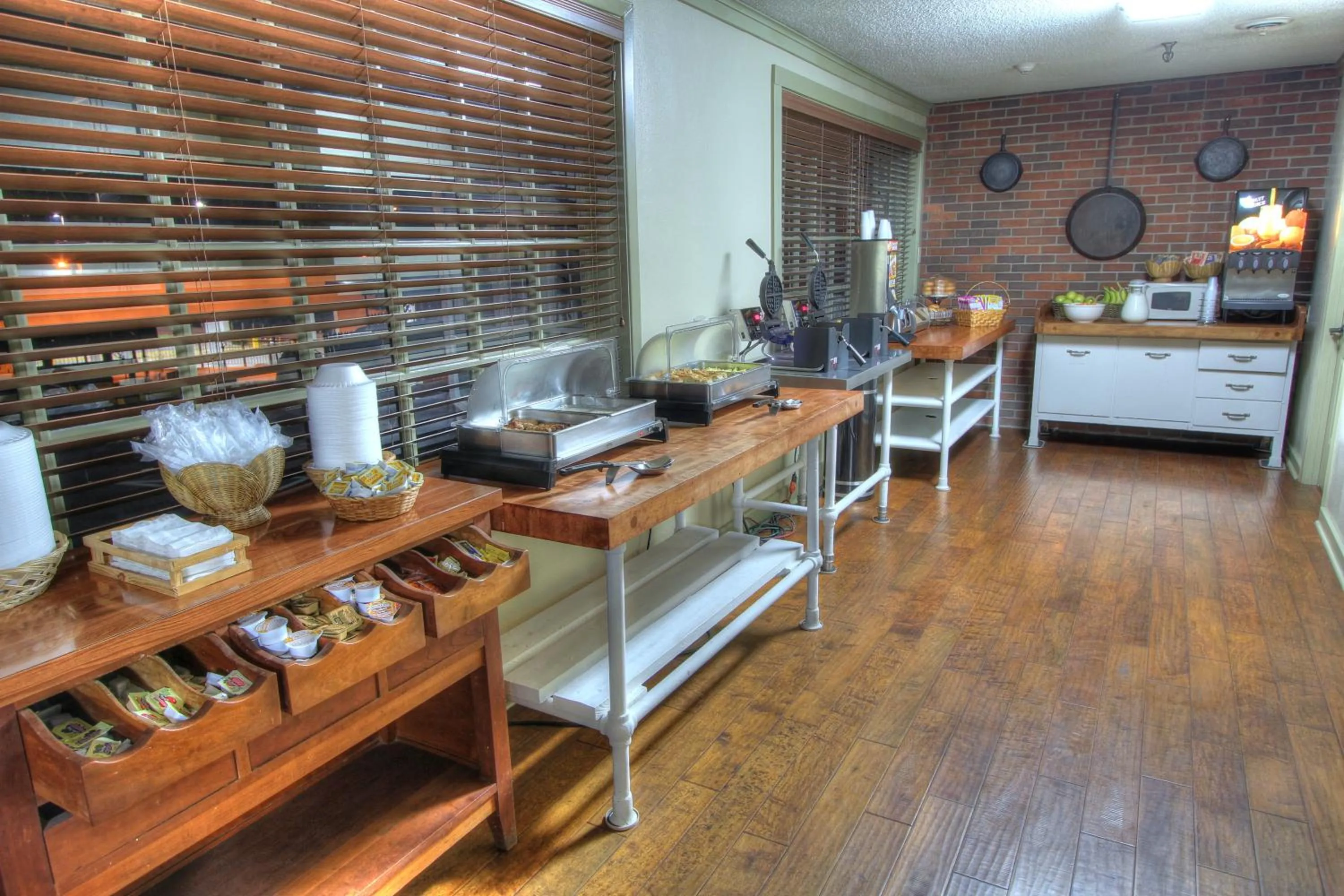 Buffet breakfast in Gatlinburg Inn