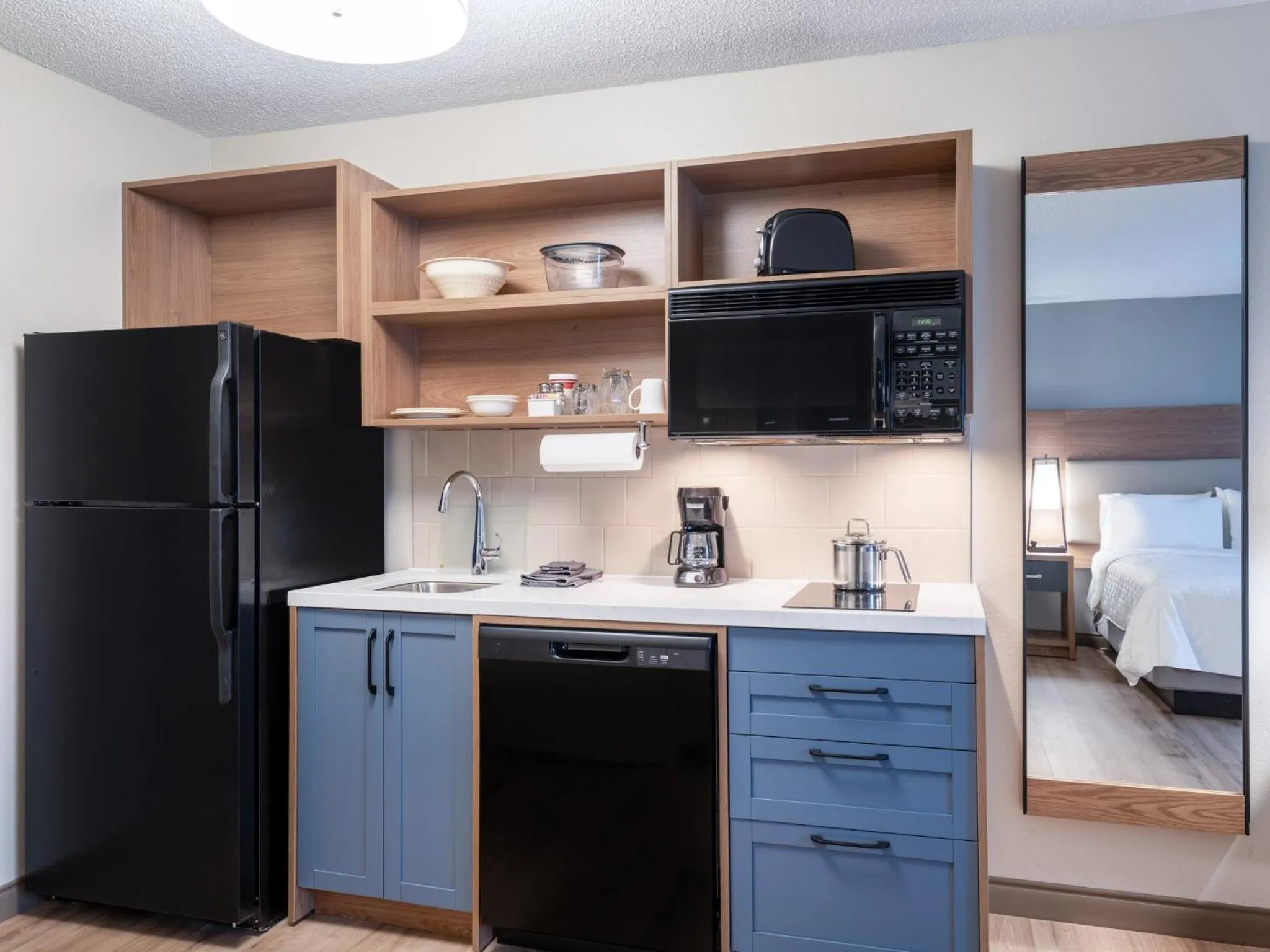 Photo of the whole room in Candlewood Suites Rockford by IHG